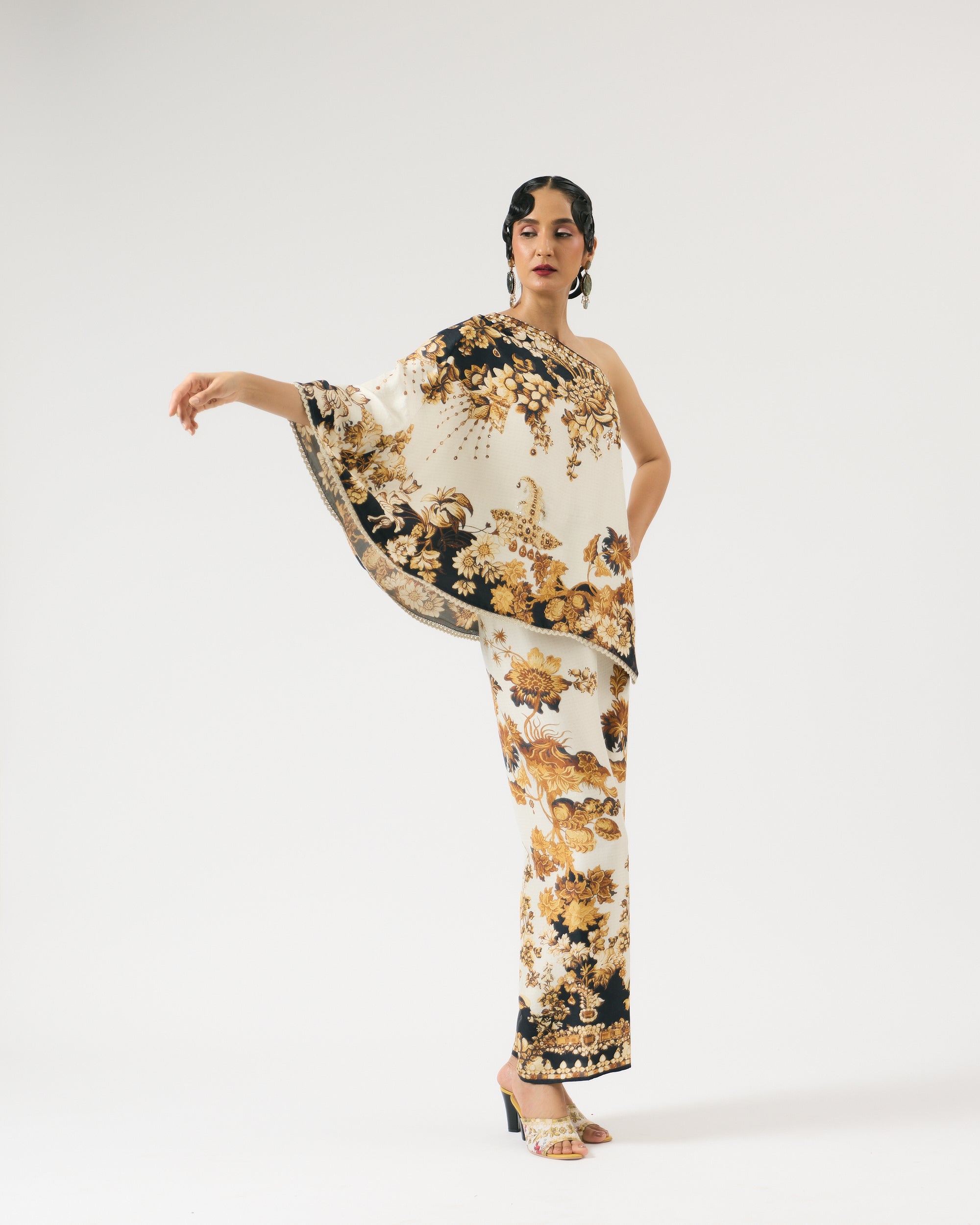 Nizam : Azam - Ivory/Black