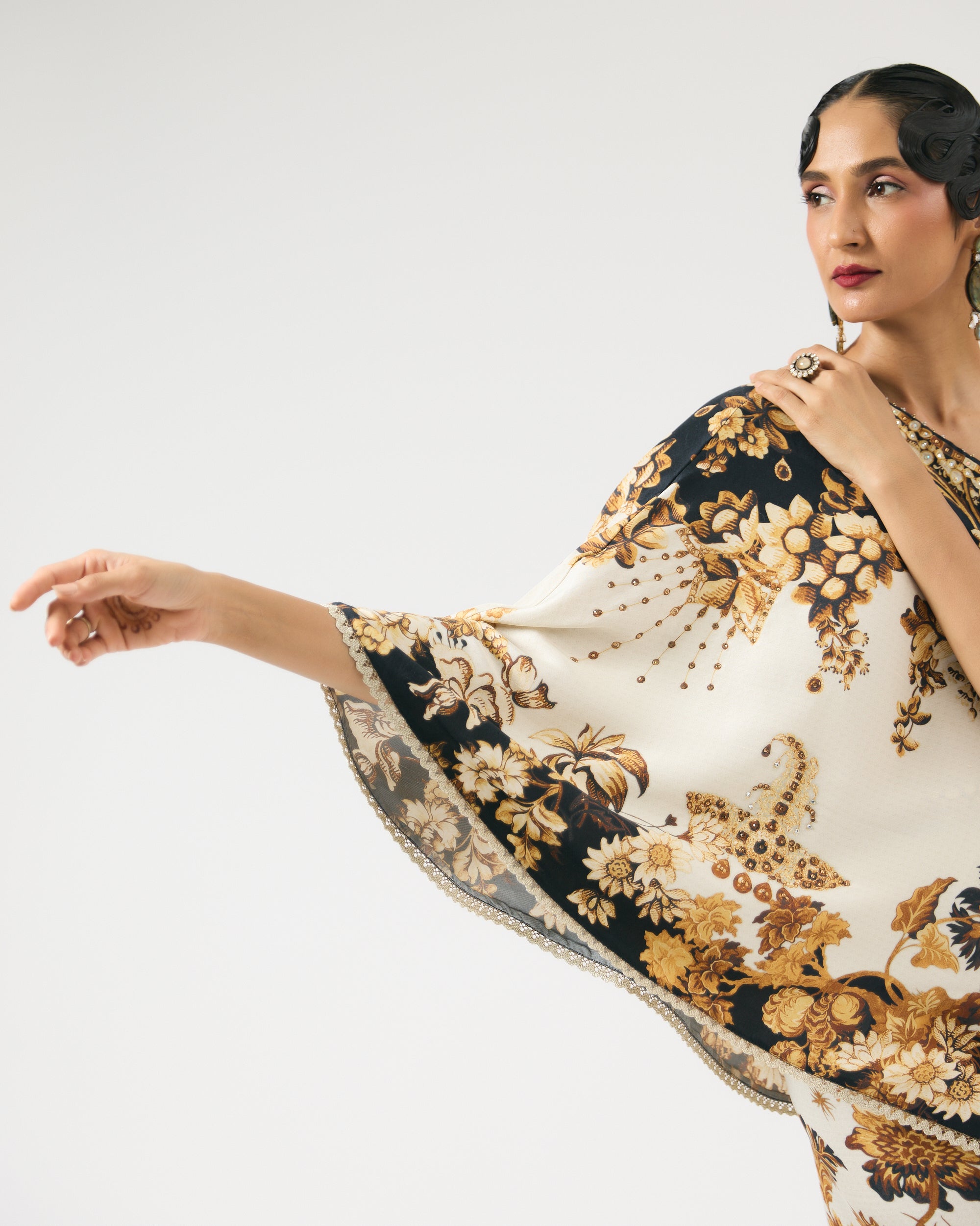 Nizam : Azam - Ivory/Black
