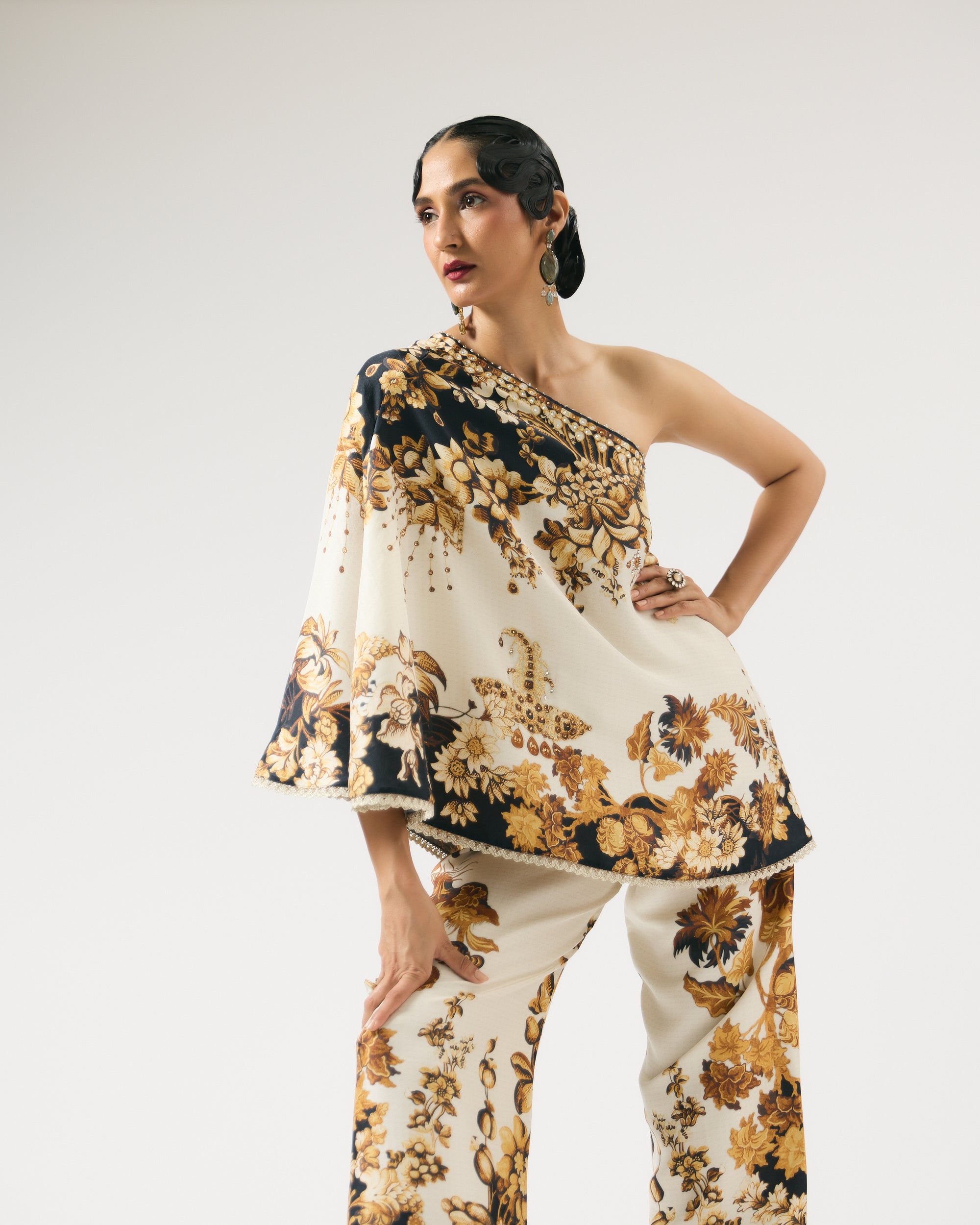 Nizam : Azam - Ivory/Black