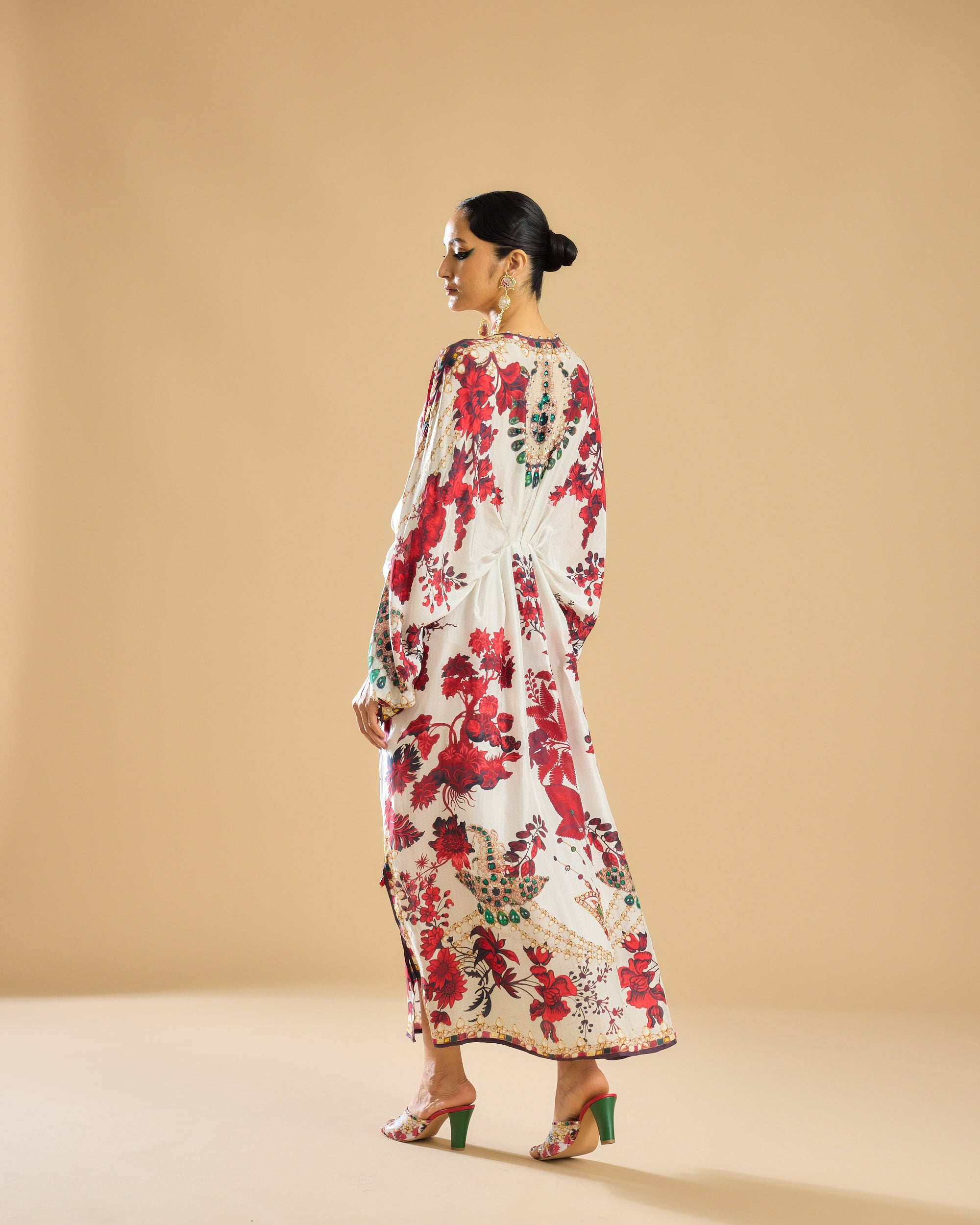 Nizam : Rasika - Ivory/Red