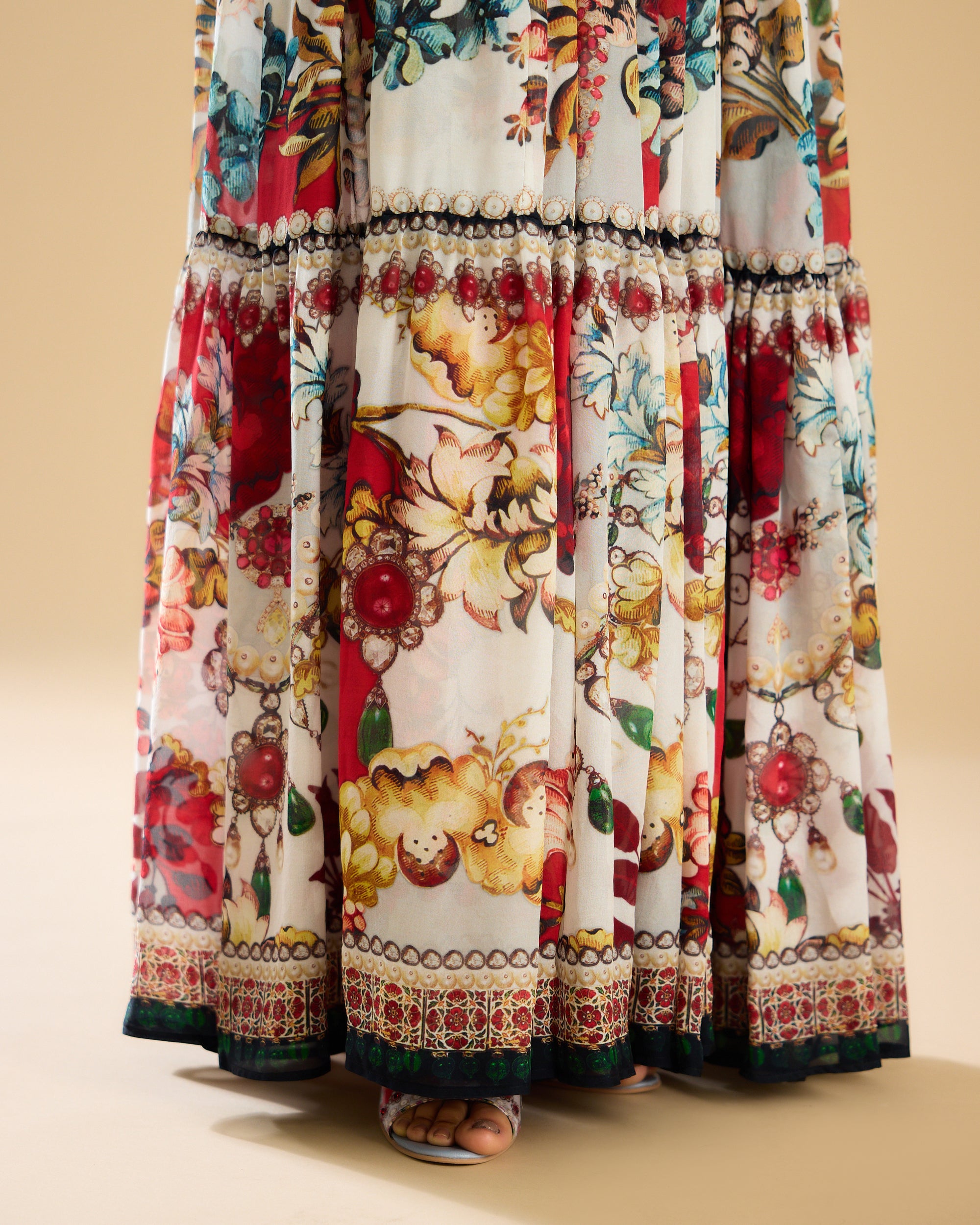 Nizam : Taia - Ivory/Red