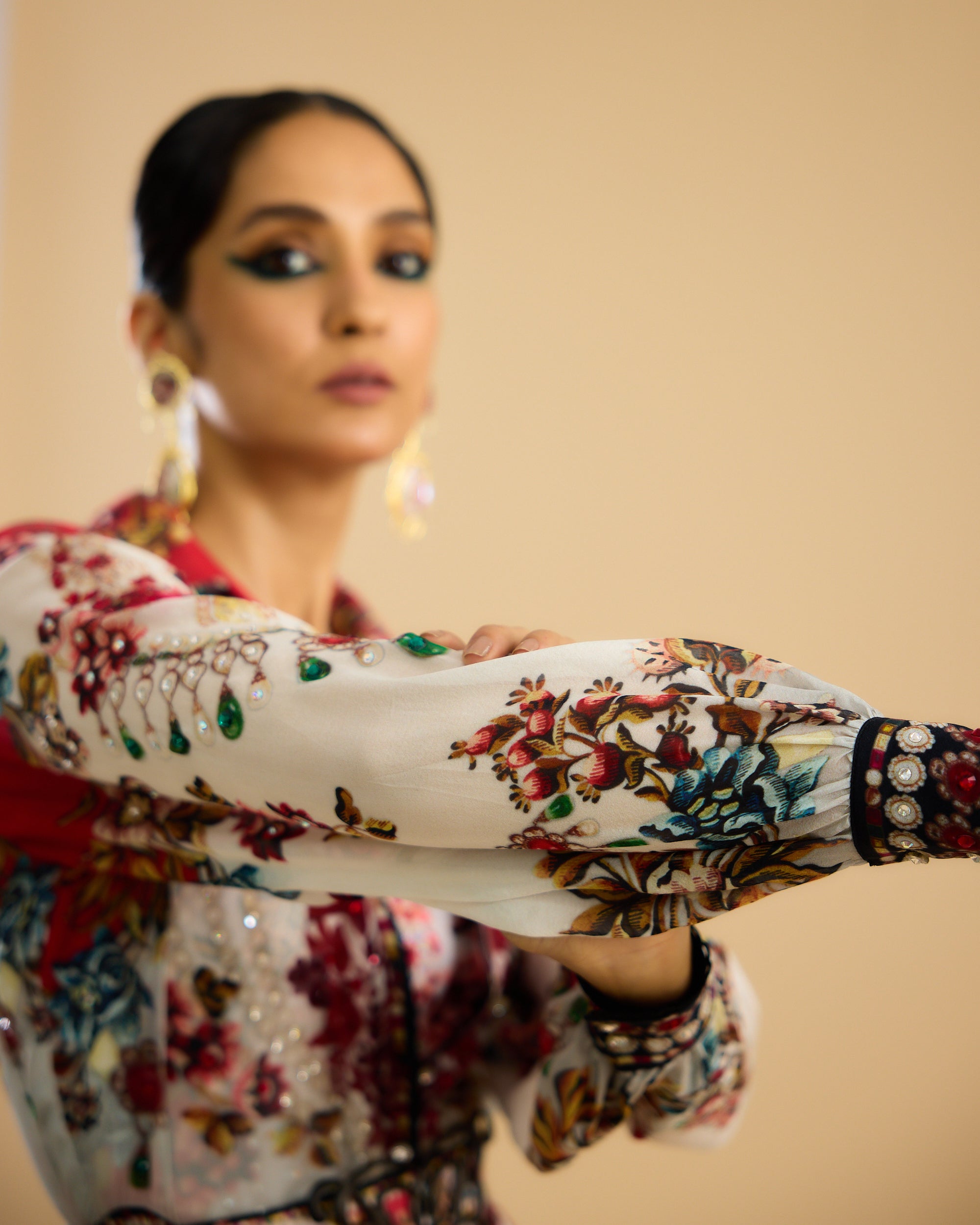 Nizam : Taia - Ivory/Red