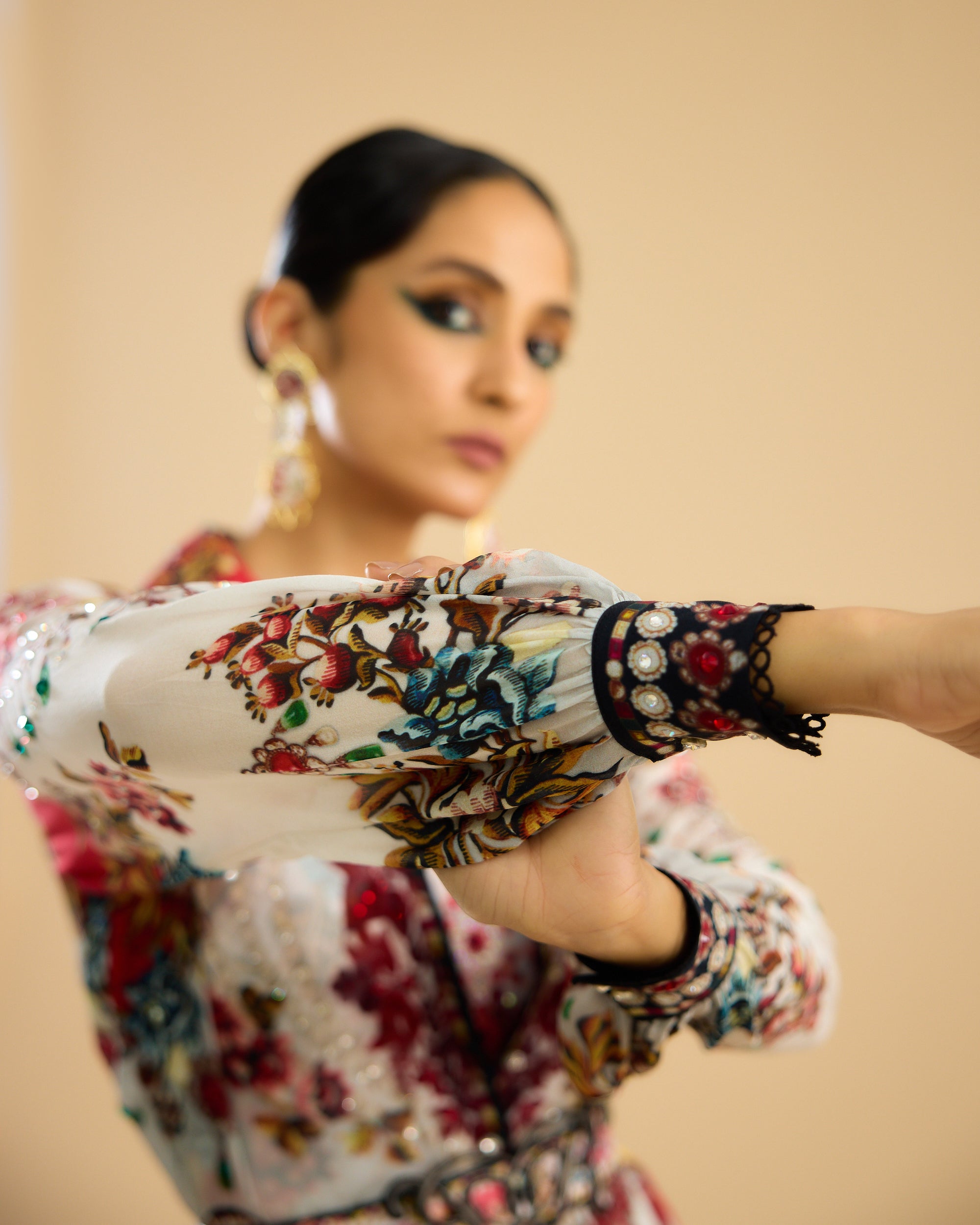 Nizam : Taia - Ivory/Red