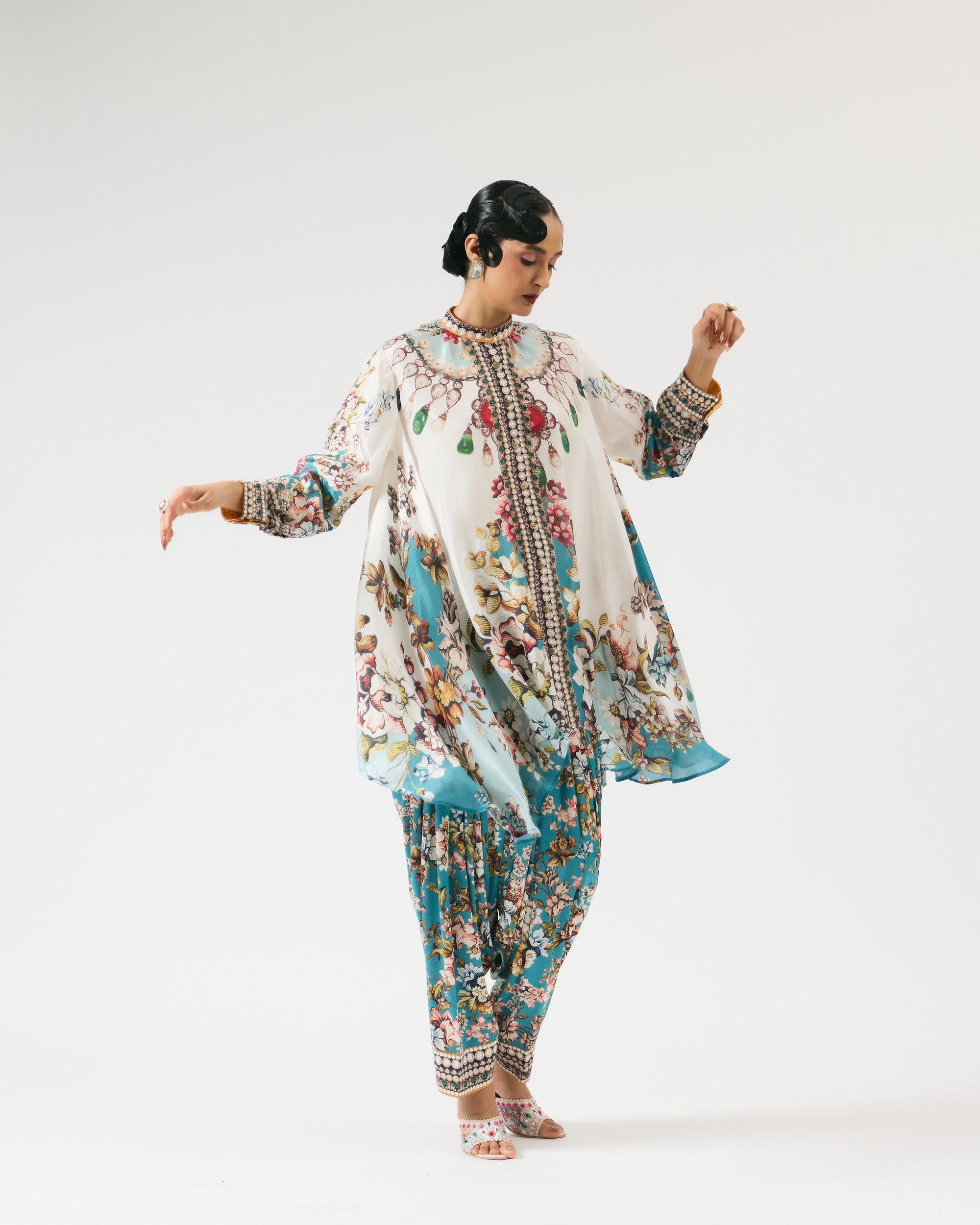 Nizam : Nilofer - Ivory/Aqua