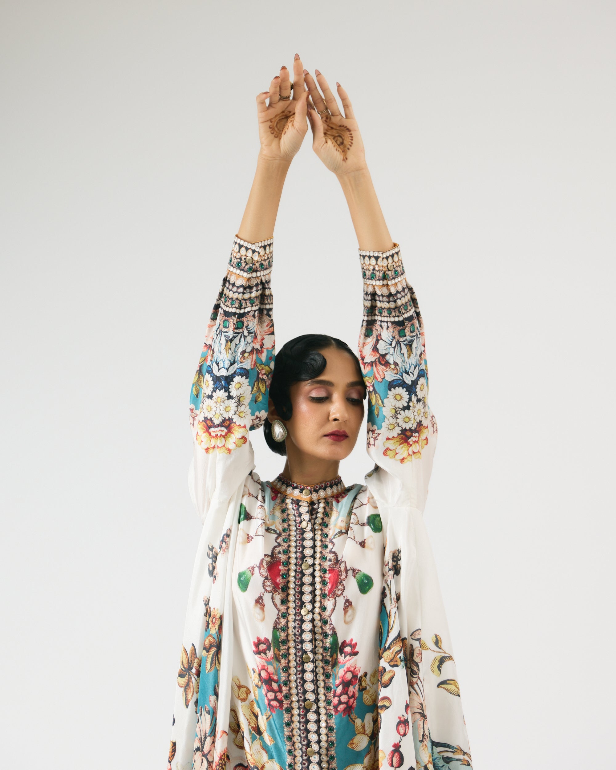 Nizam : Nilofer - Ivory/Aqua