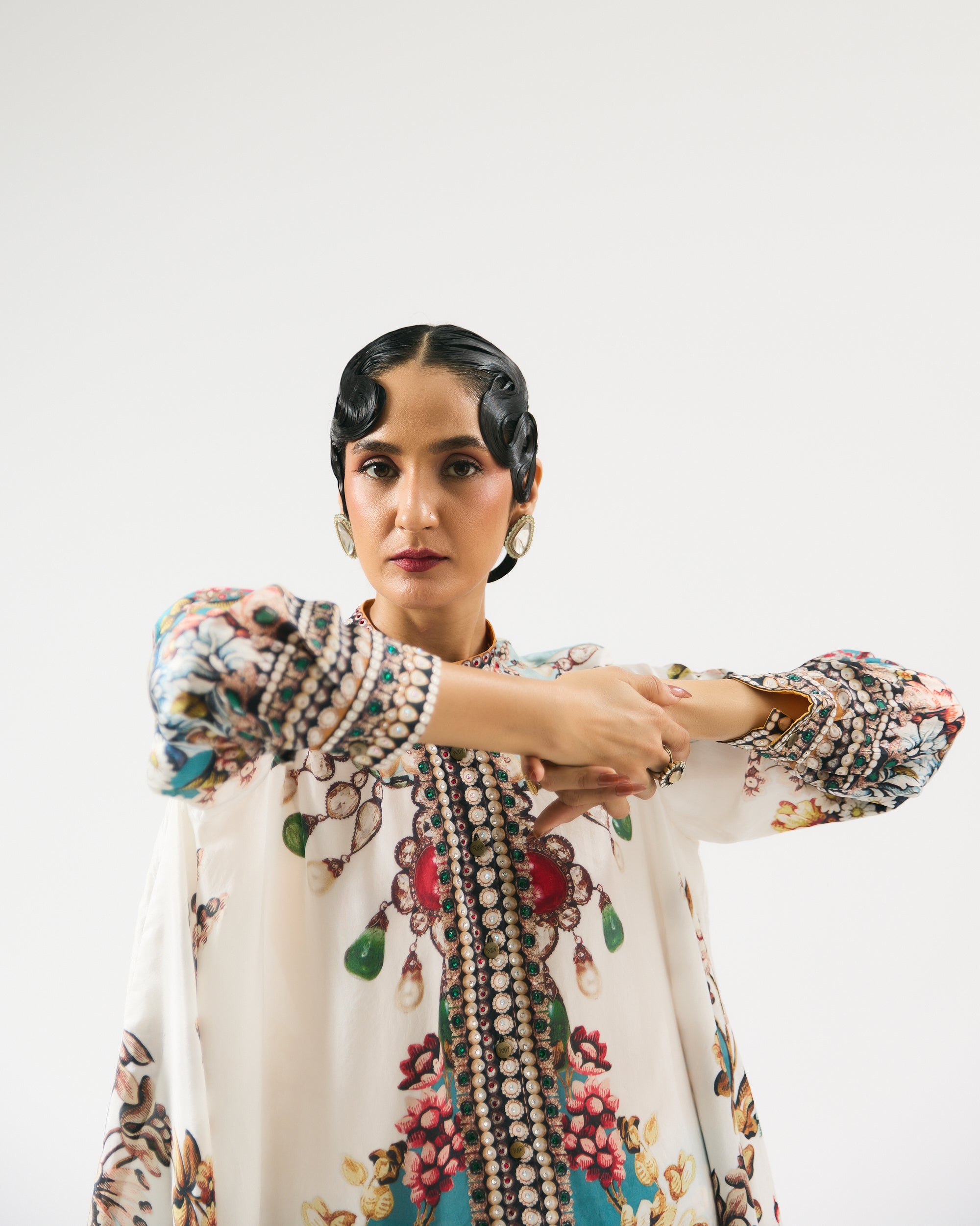 Nizam : Nilofer - Ivory/Aqua