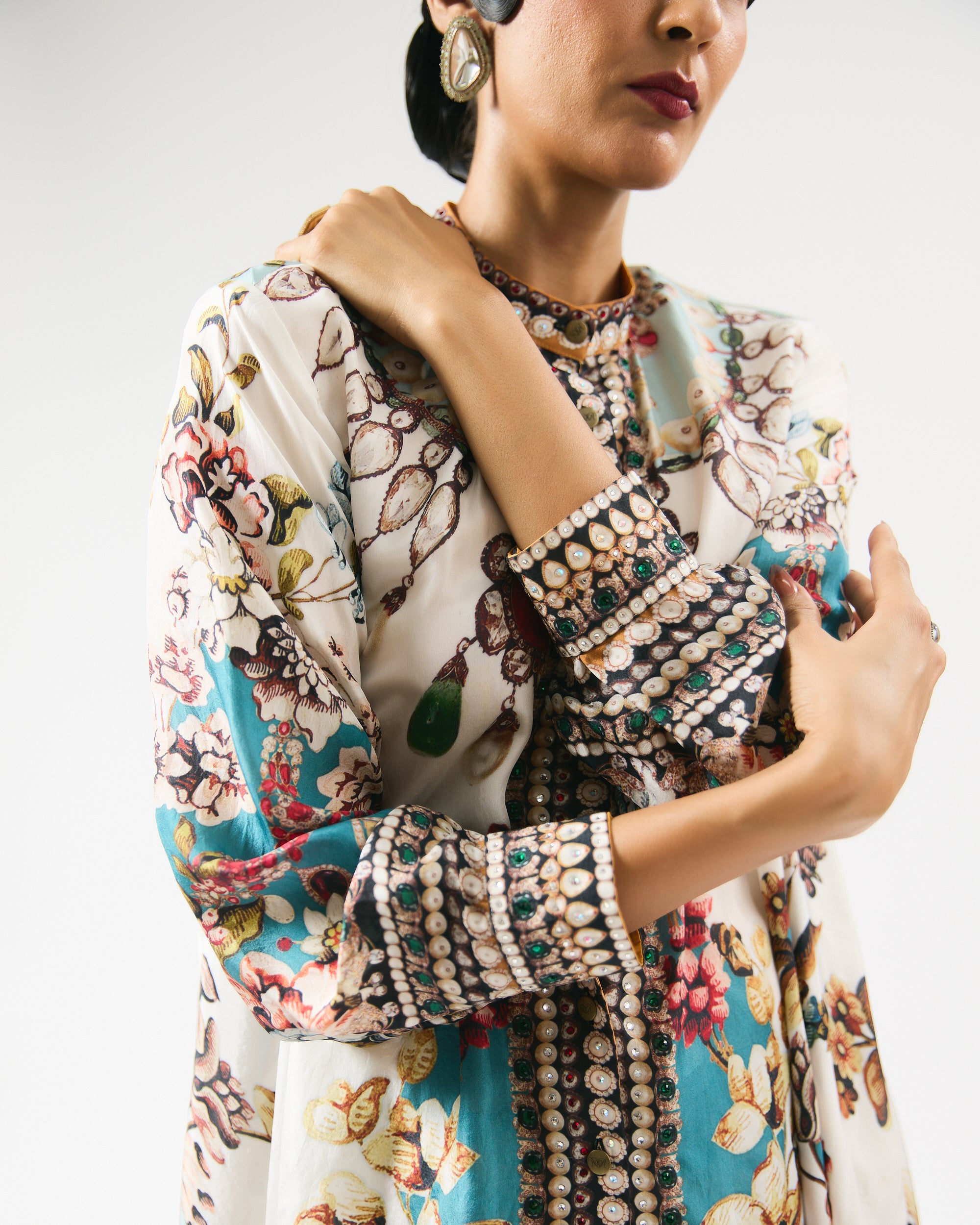 Nizam : Nilofer - Ivory/Aqua