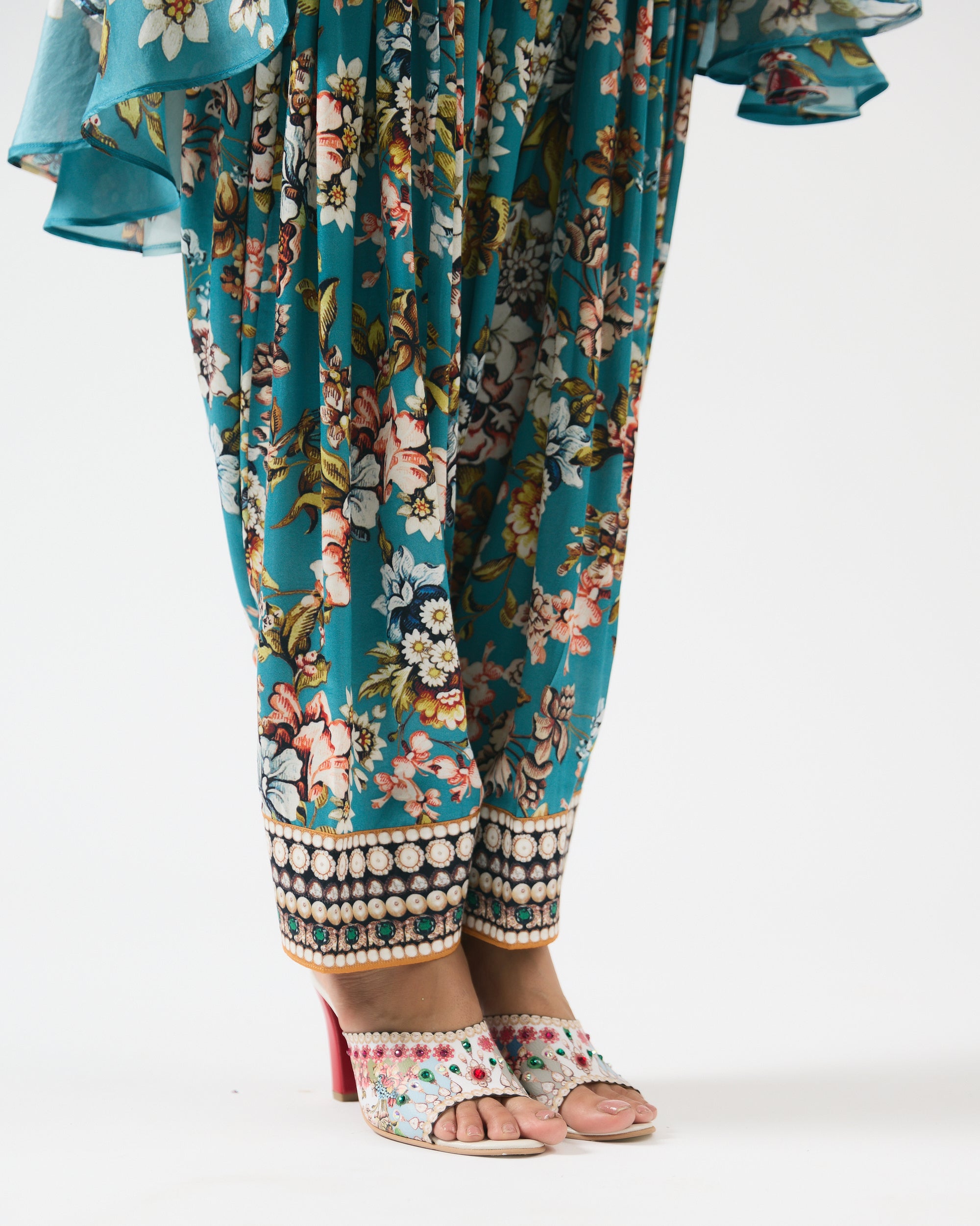 Nizam : Nilofer - Ivory/Aqua
