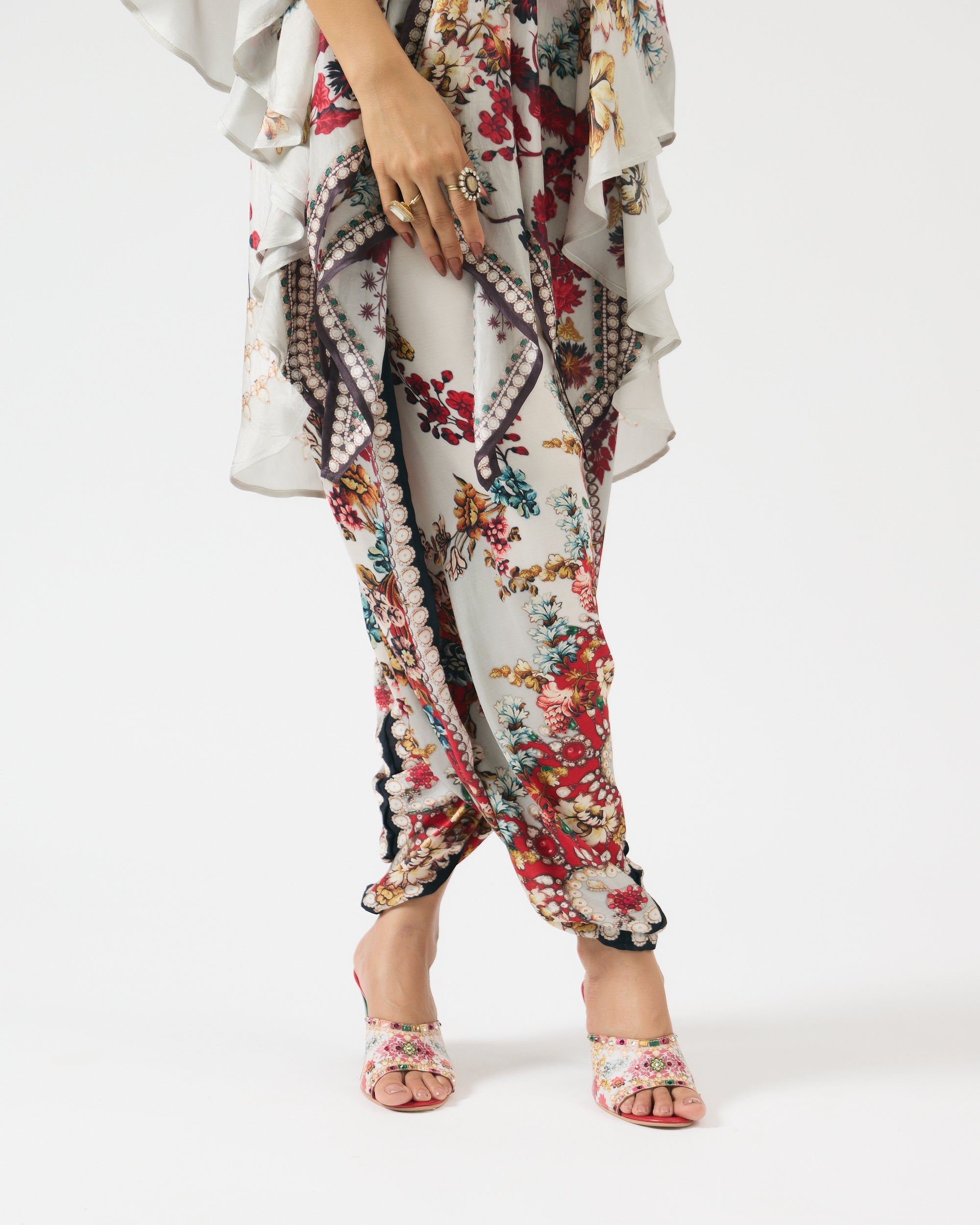 Nizam : Inayat - Ivory/Red