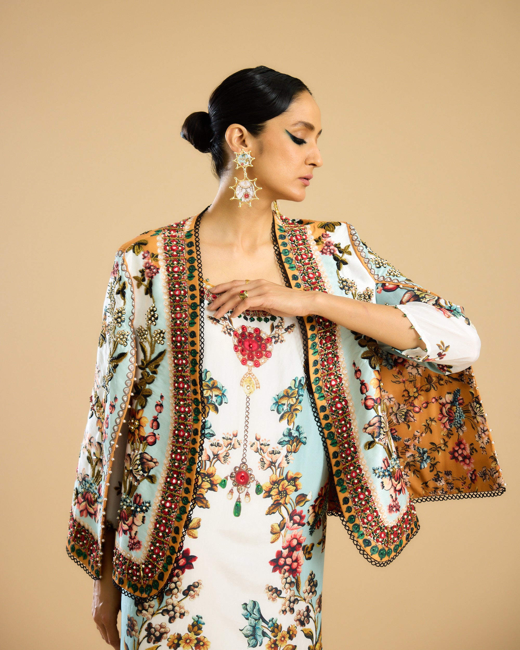 Nizam : Madina/Dasha - Ivory/Aqua