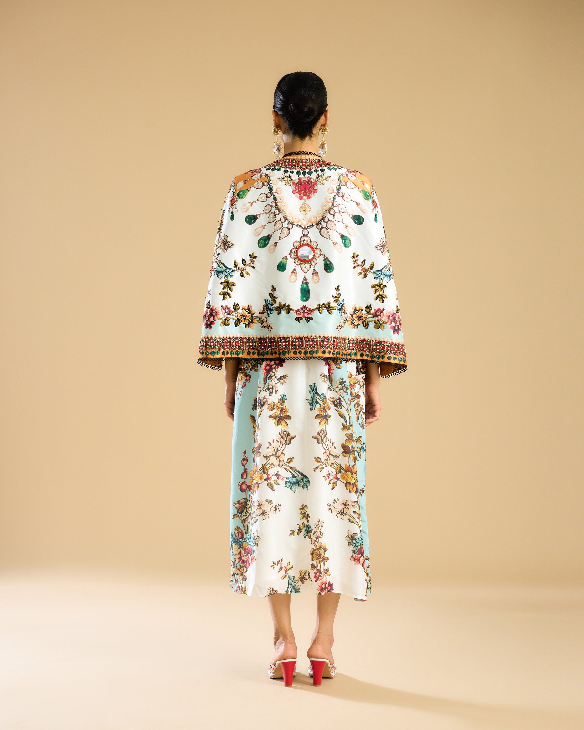 Nizam : Madina/Dasha - Ivory/Aqua