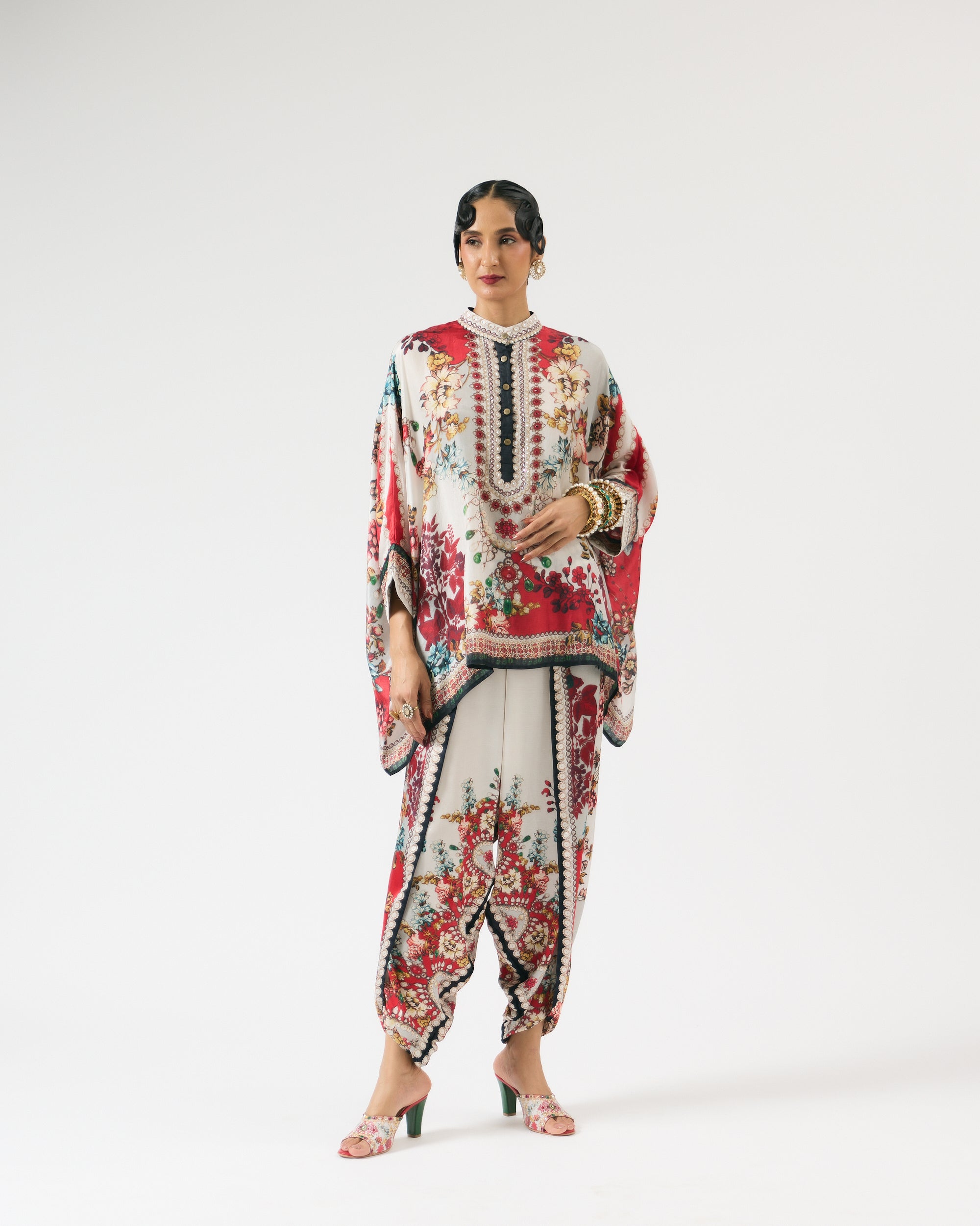 Nizam : Chanel/Sonth - Ivory/Red