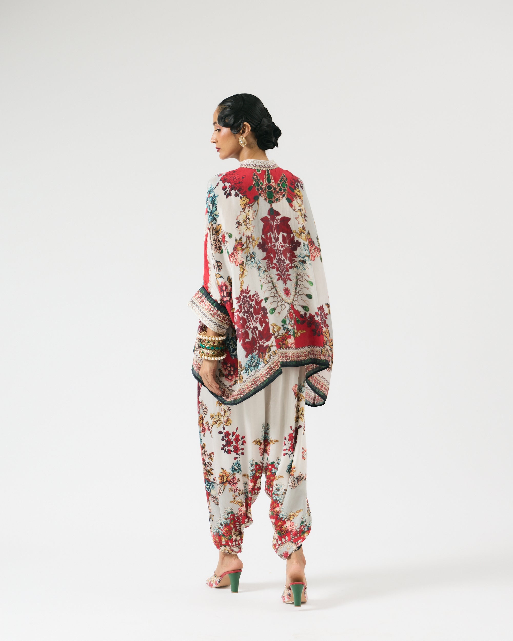 Nizam : Chanel/Sonth - Ivory/Red