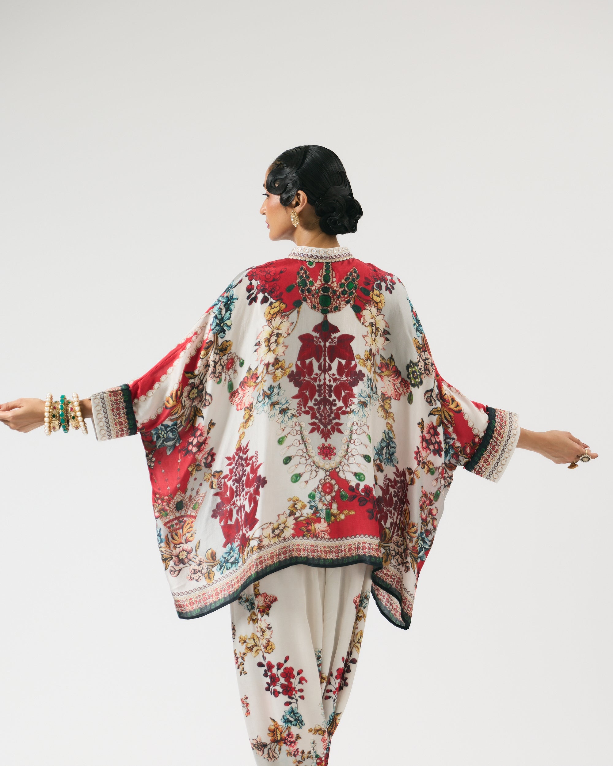 Nizam : Chanel/Sonth - Ivory/Red