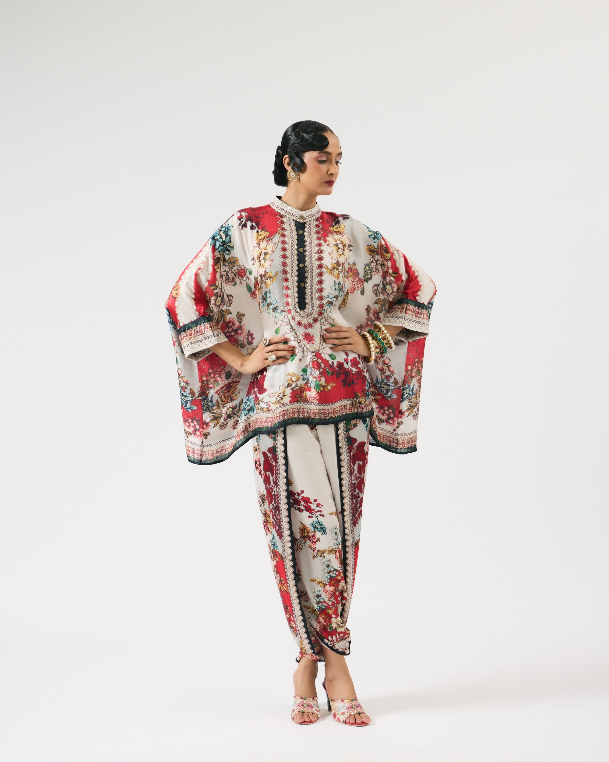 Nizam : Chanel/Sonth - Ivory/Red