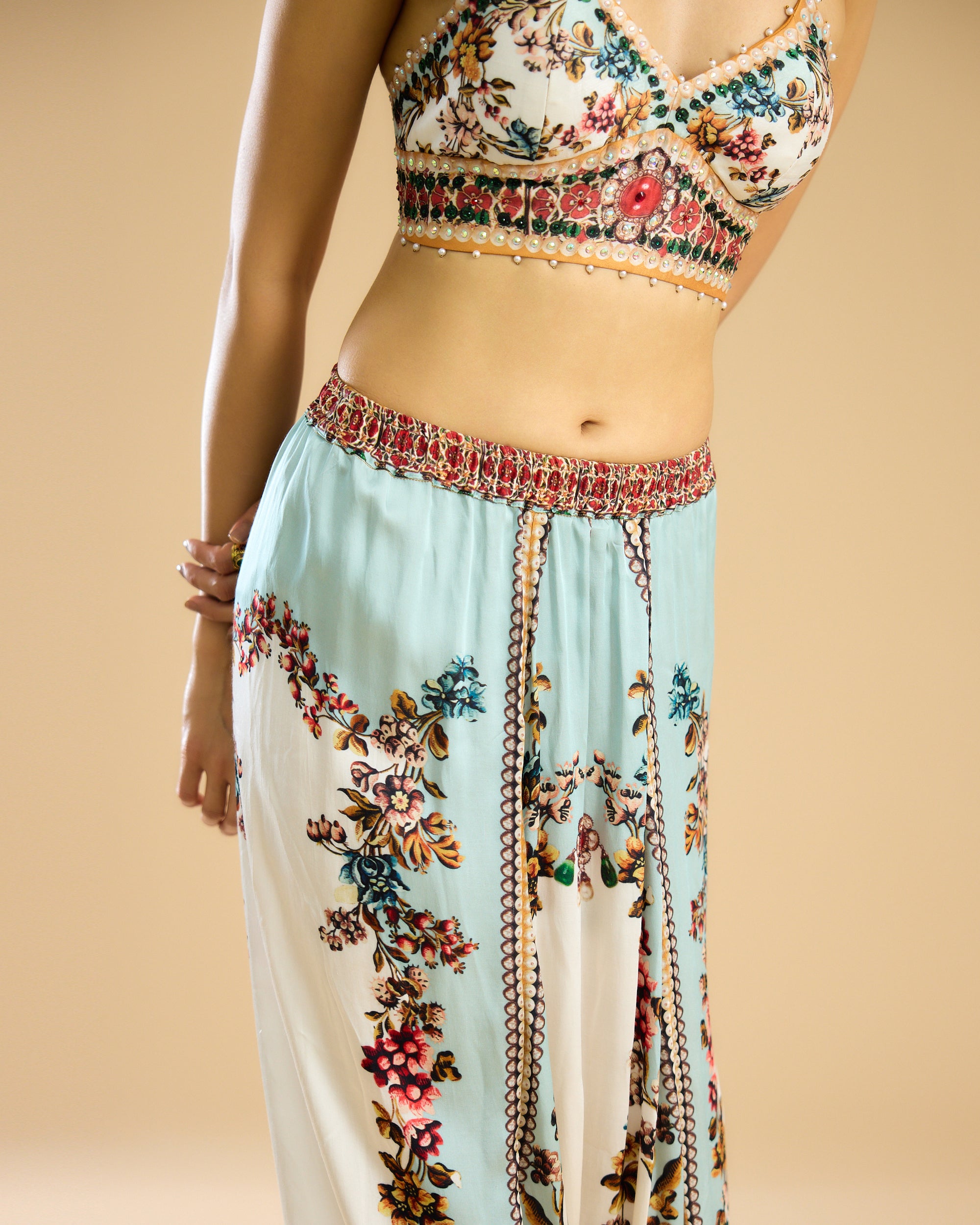 Nizam : Madina - Ivory/Aqua