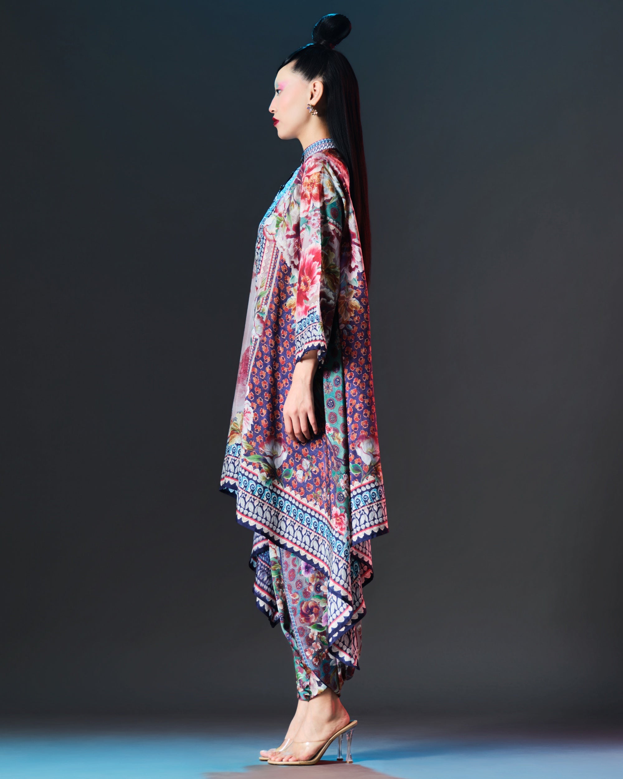 Ikebana : Navya - Brick