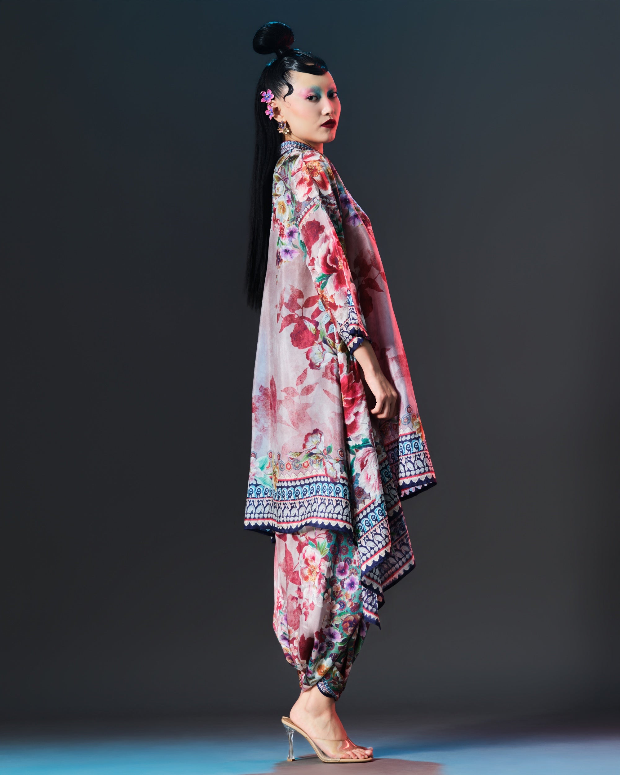 Ikebana : Navya - Brick