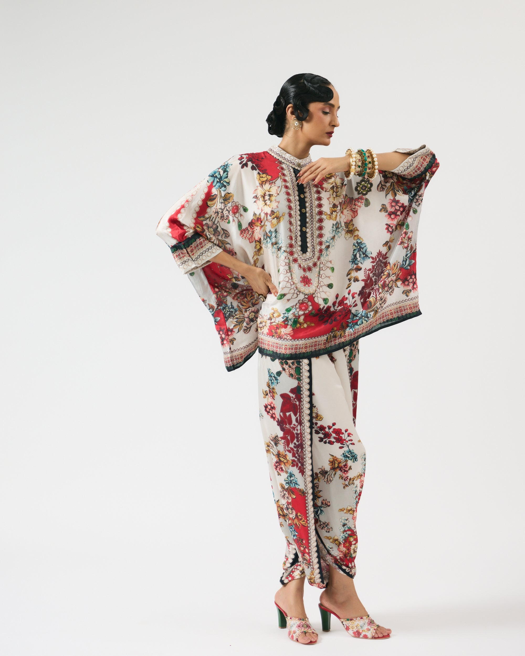 Nizam : Chanel/Sonth - Ivory/Red