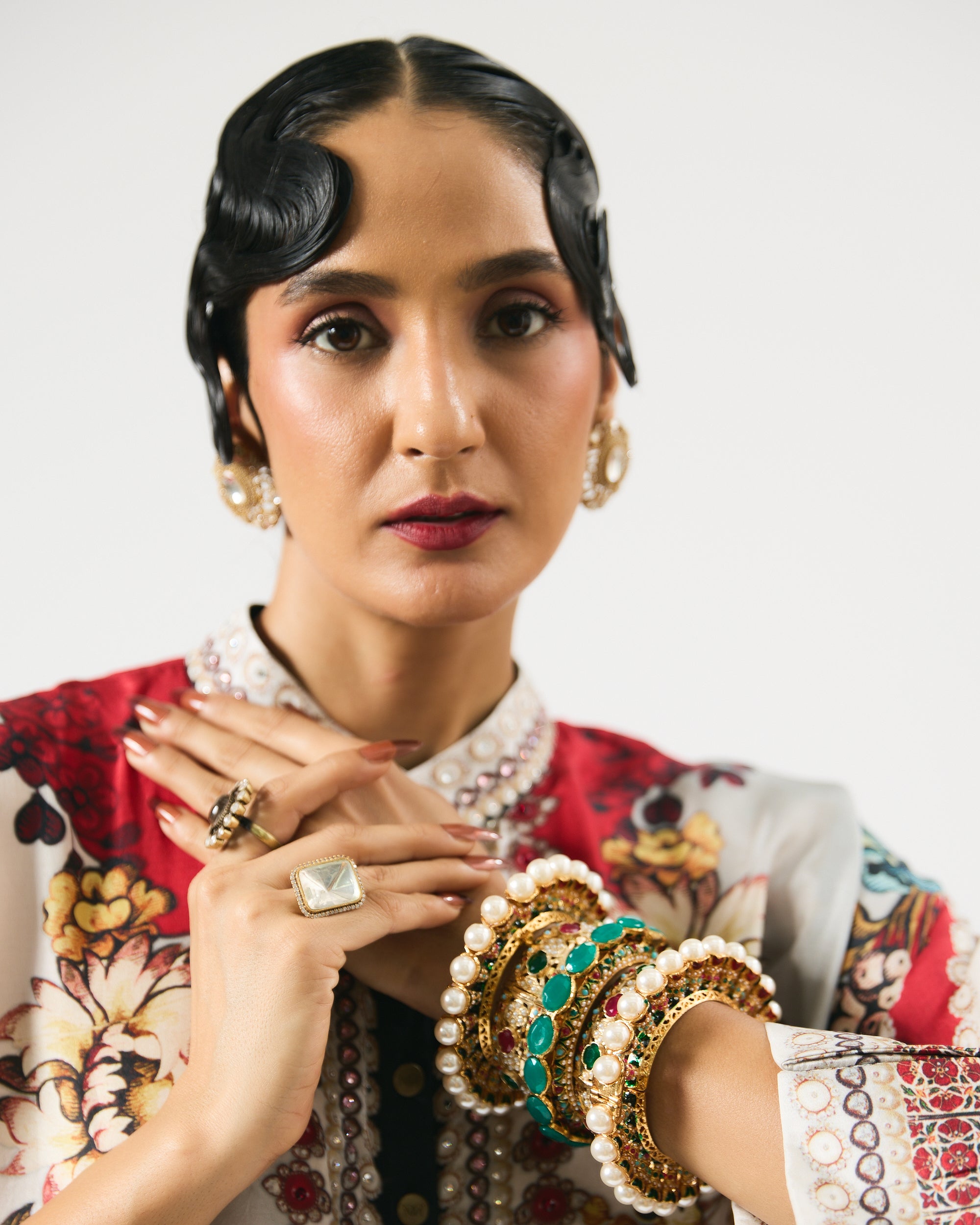 Nizam : Chanel/Sonth - Ivory/Red