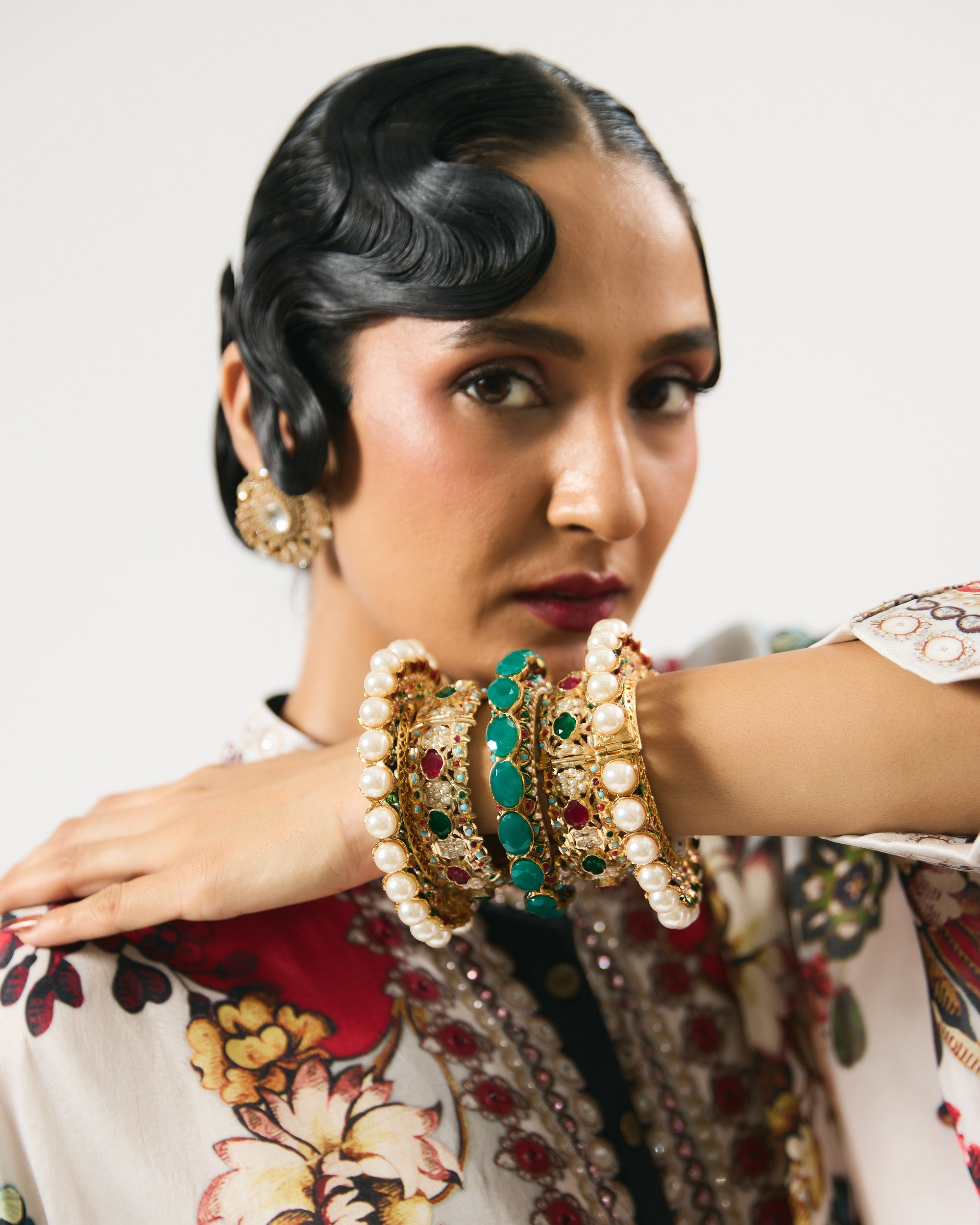 Nizam : Chanel/Sonth - Ivory/Red
