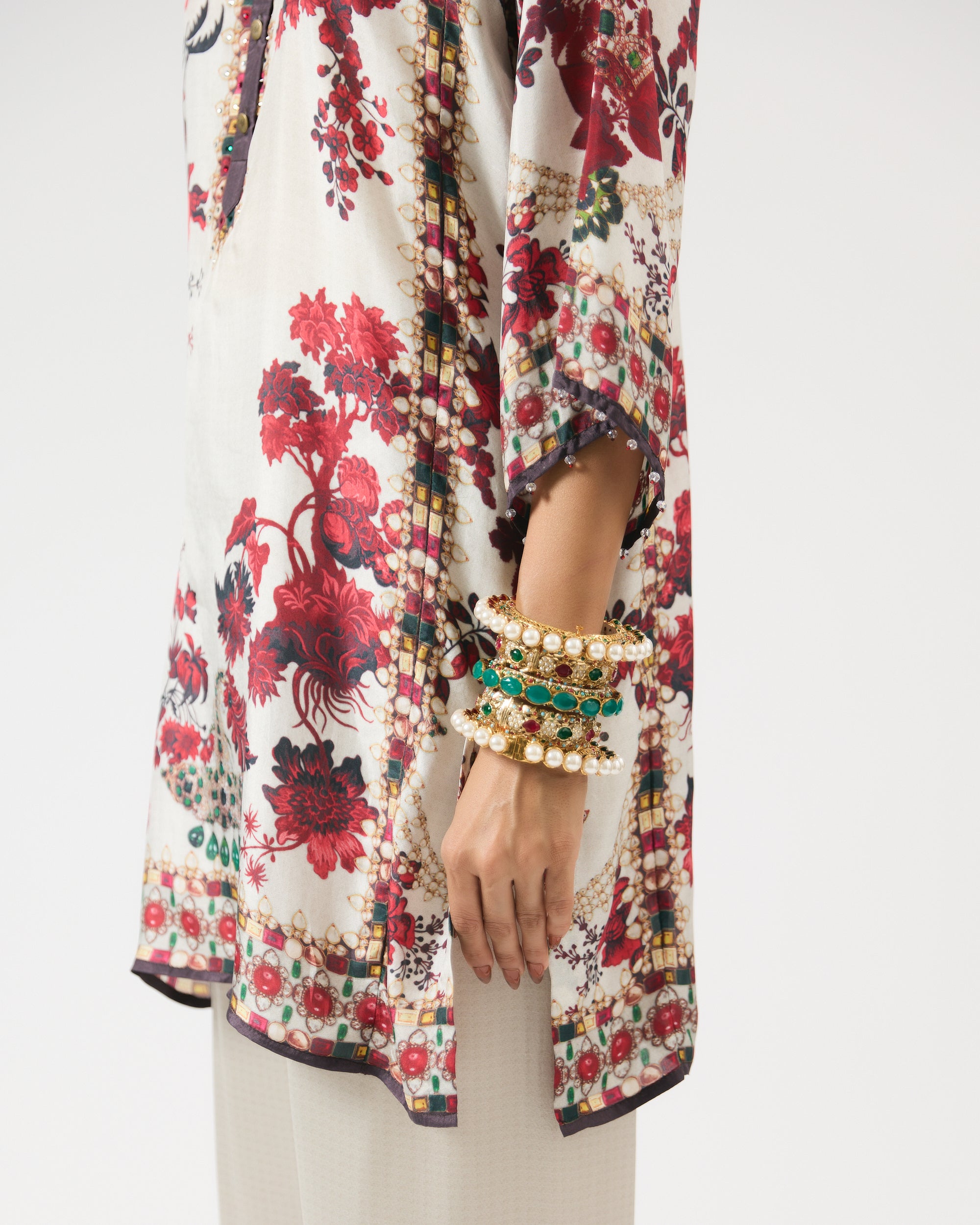 Nizam : Ghazal - Ivory/Red