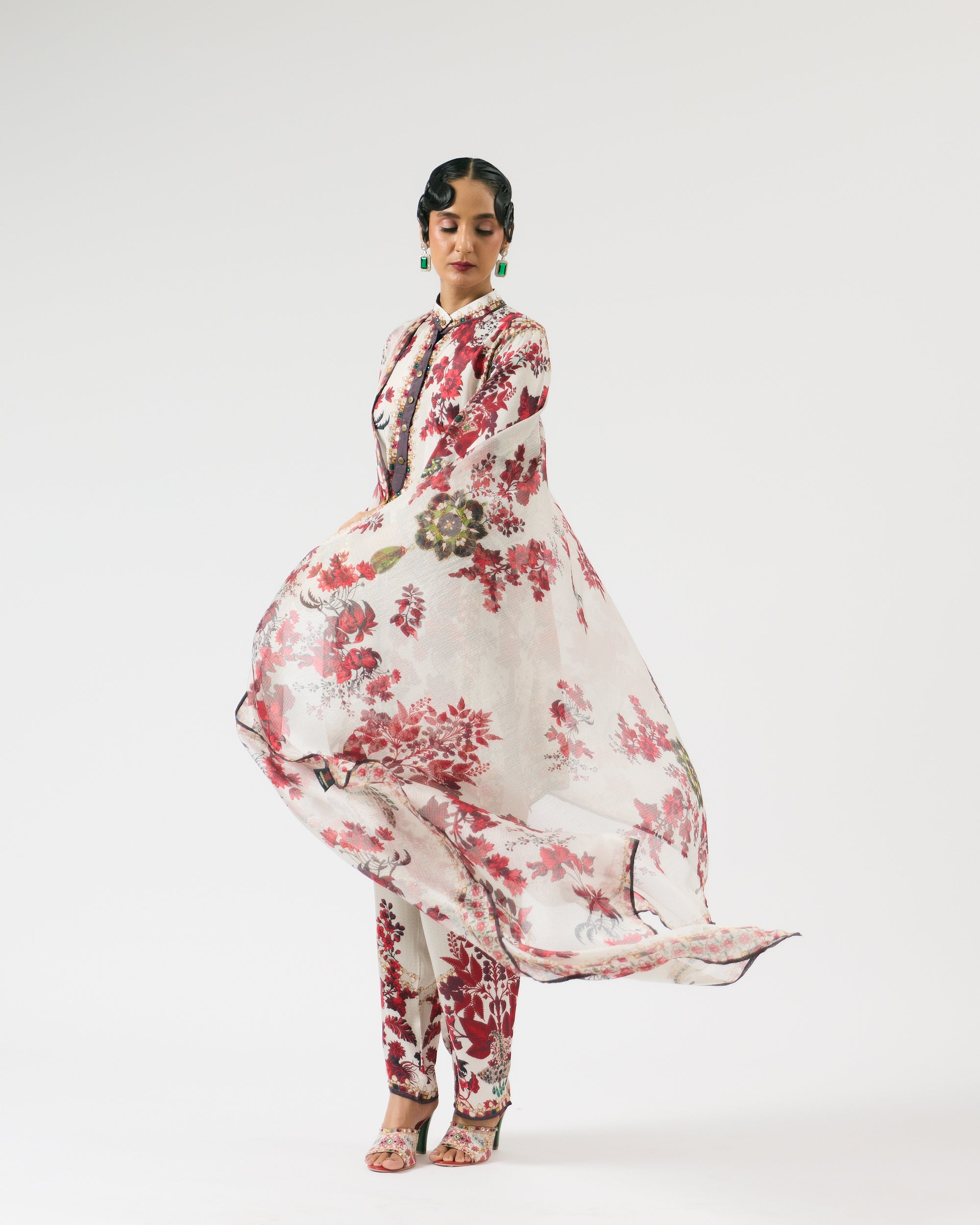 Nizam : Ghazal - Ivory/Red