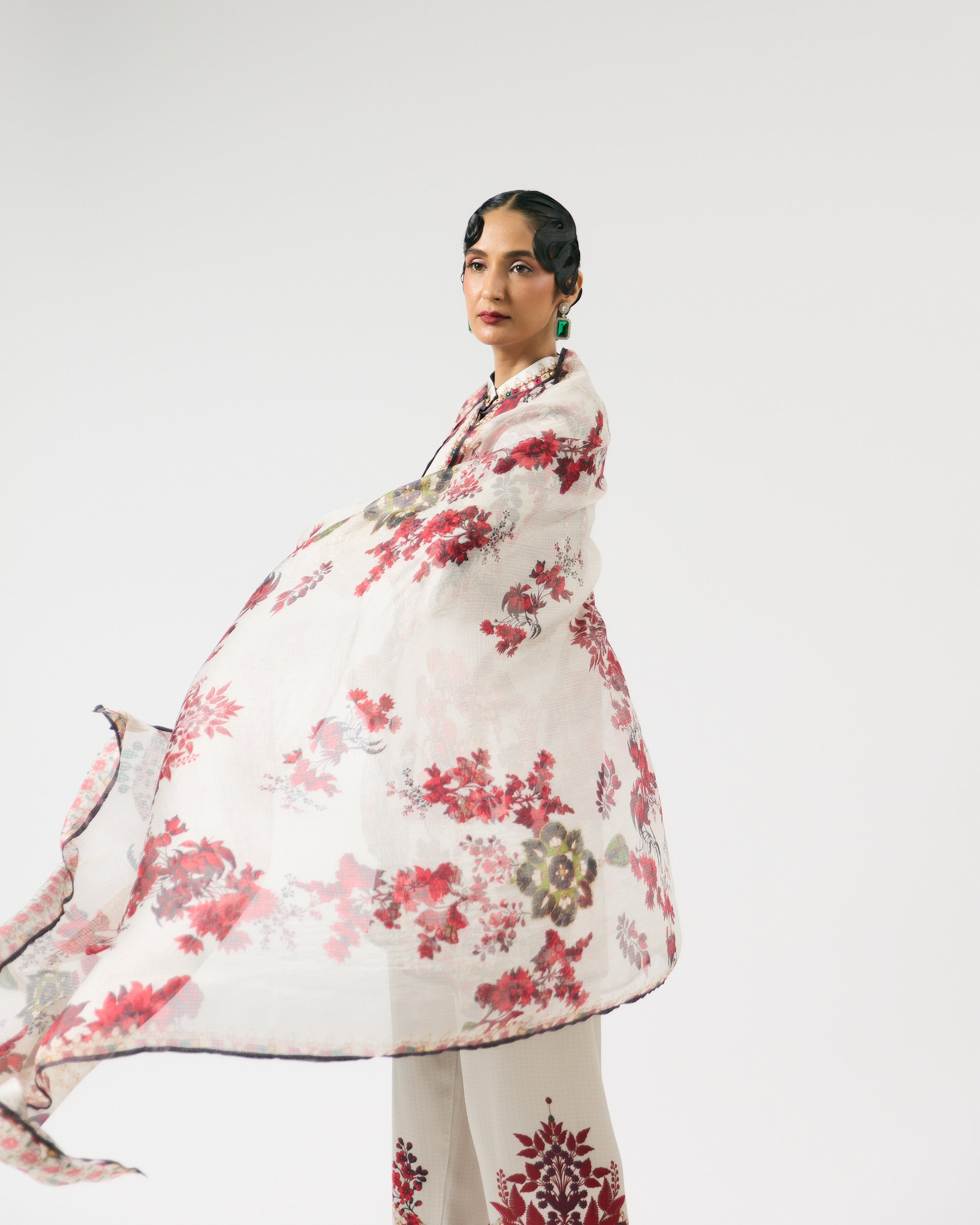 Nizam : Ghazal - Ivory/Red
