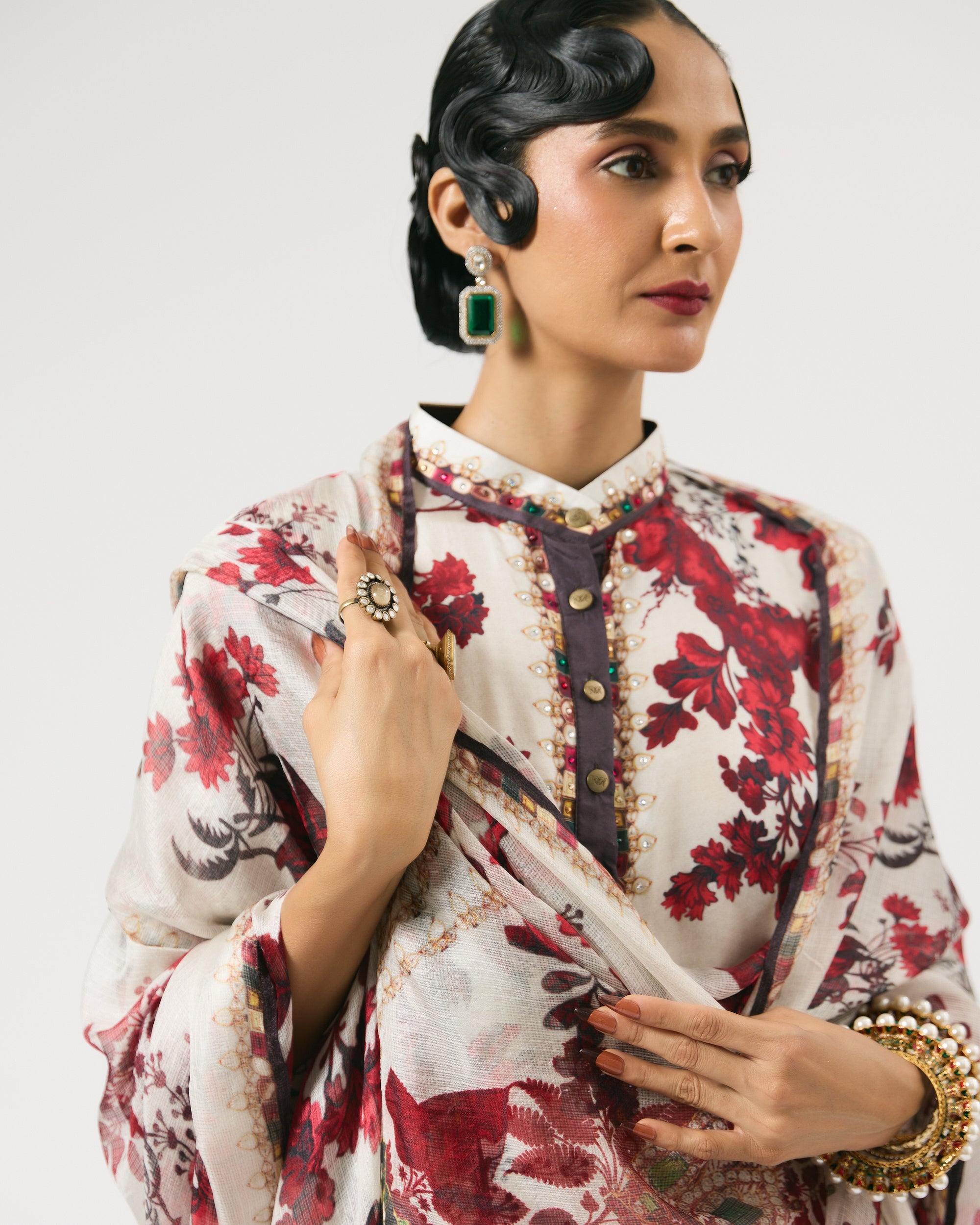 Nizam : Ghazal - Ivory/Red