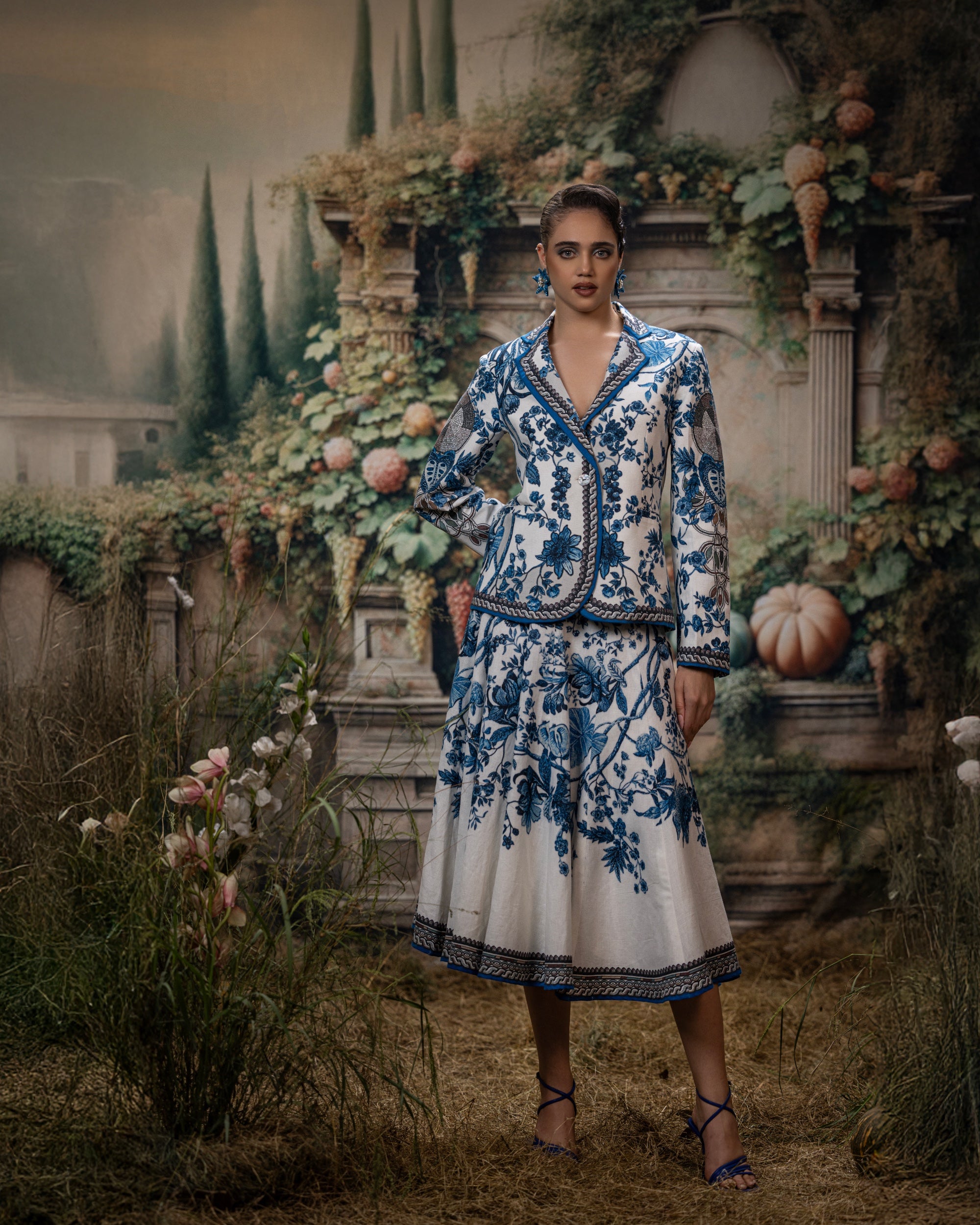 Florence : Raveena/Godiva - White/Blue