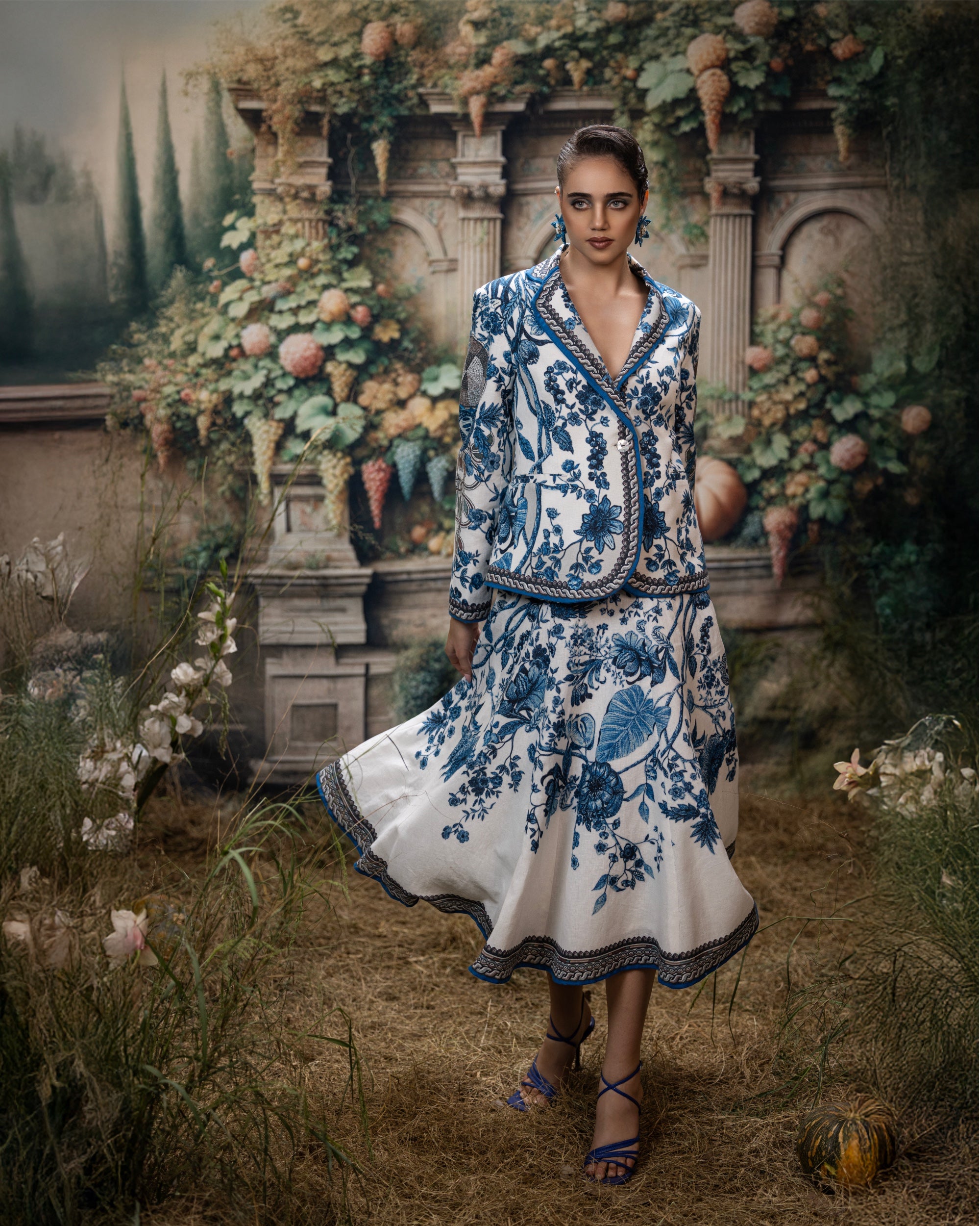 Florence : Raveena/Godiva - White/Blue