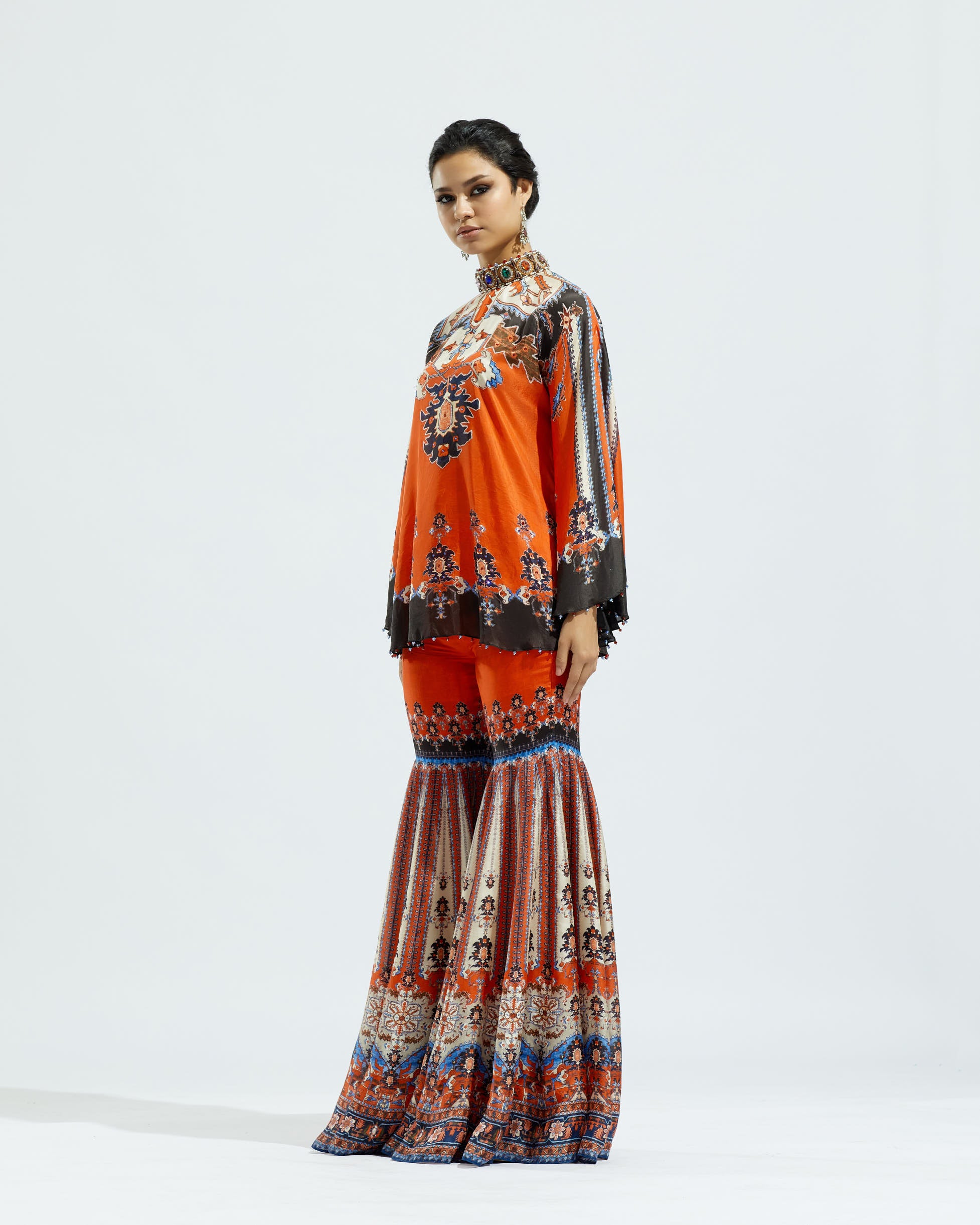 Casablanca : Poonam Sharara - Red
