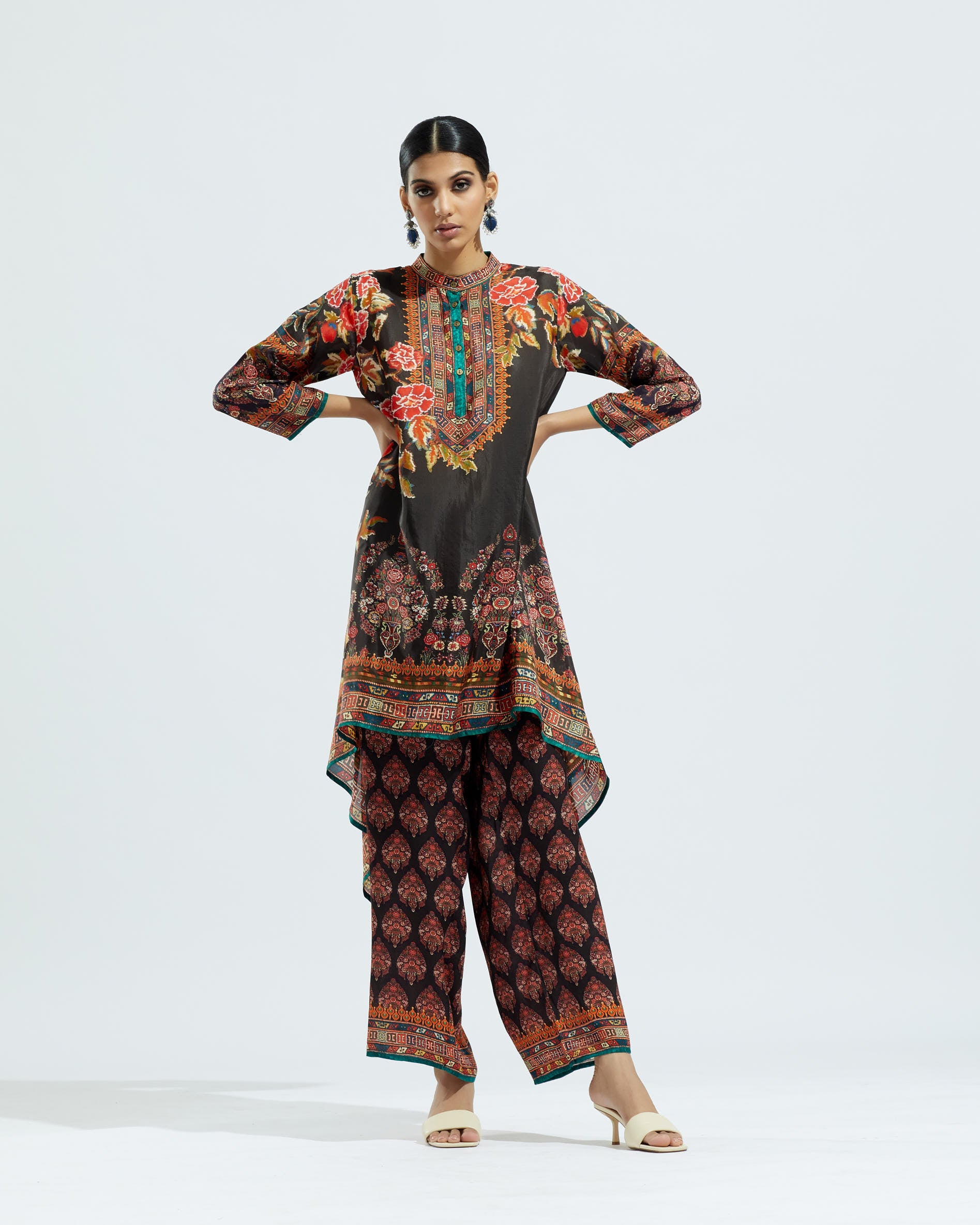Casablanca : Navya - Black