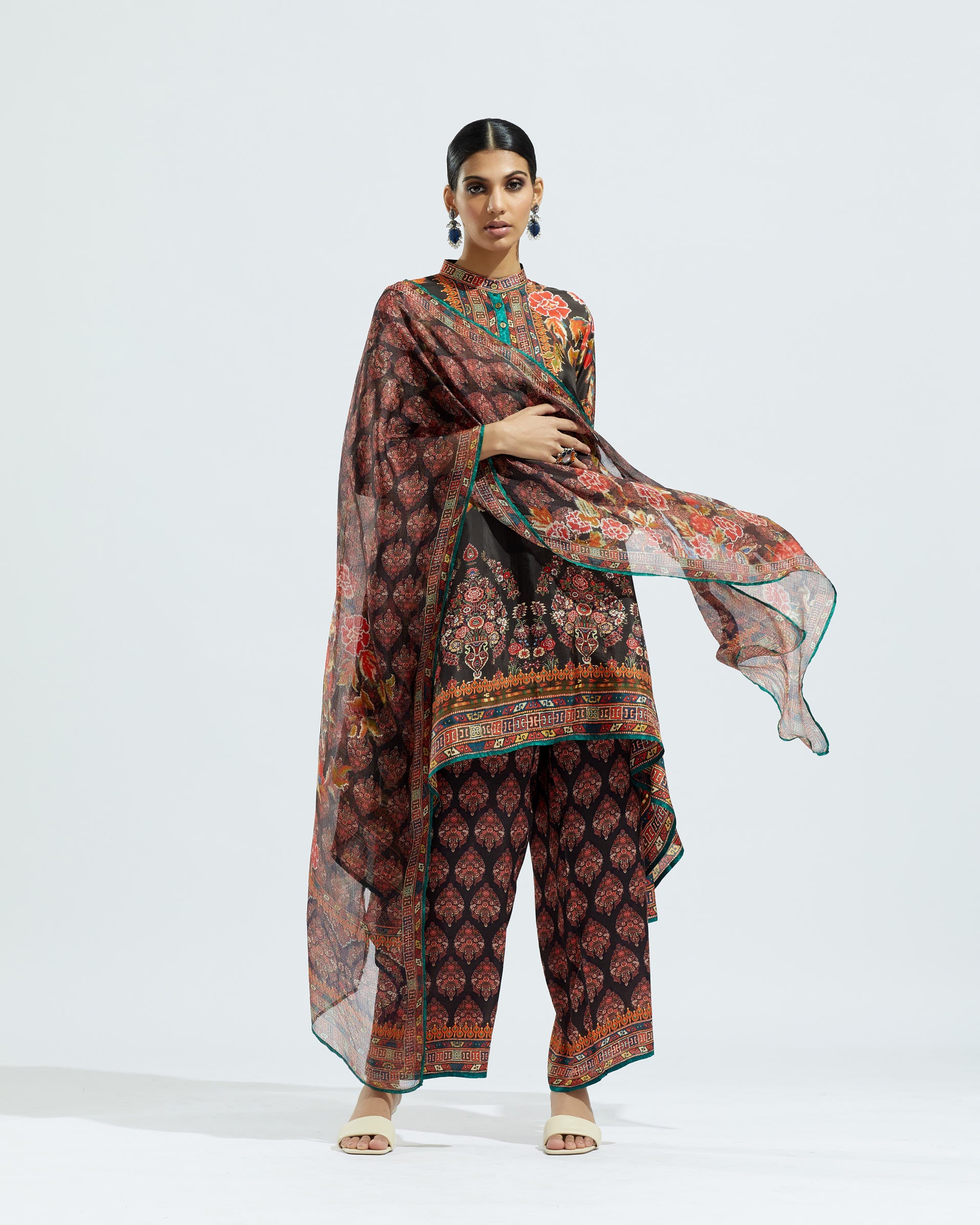Casablanca : Navya - Black