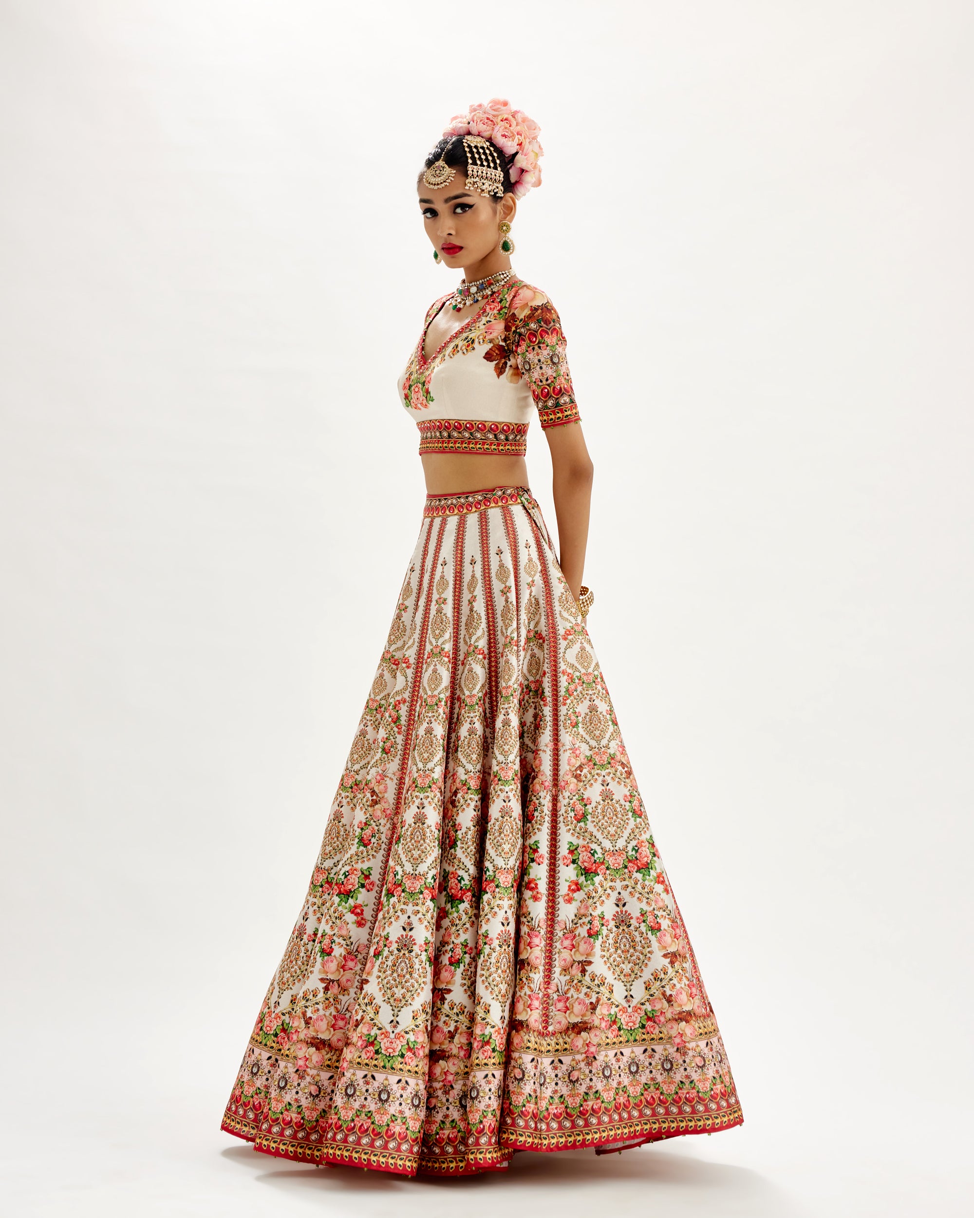 Pakeezah : Leela - Ivory