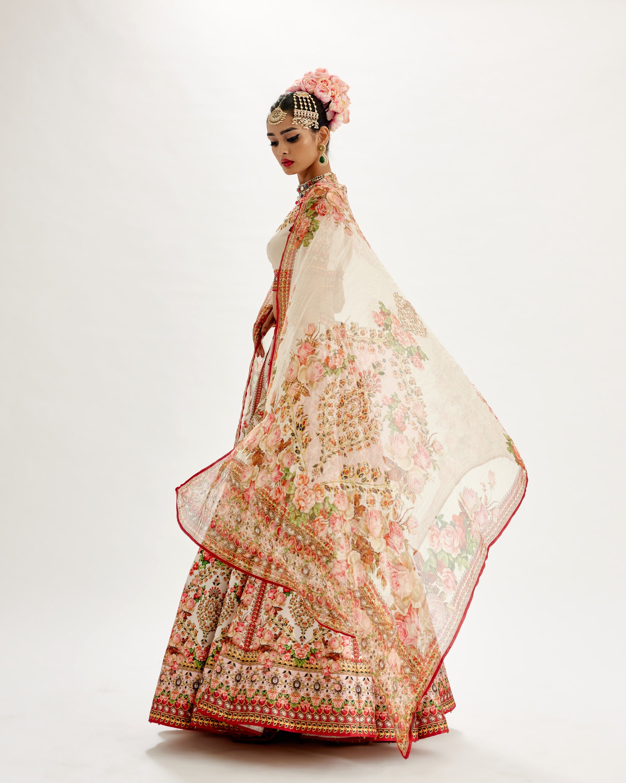 Pakeezah : Leela - Ivory