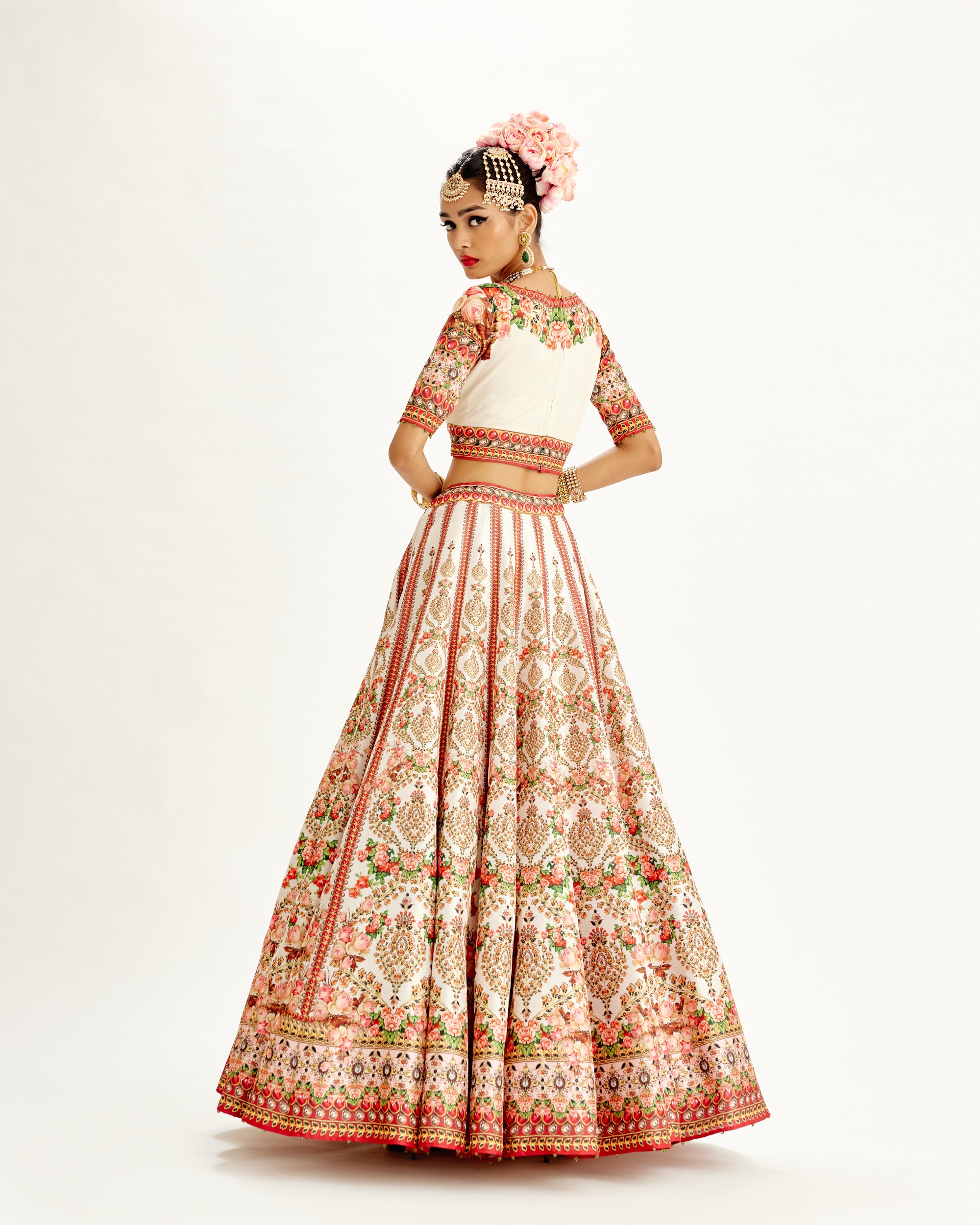 Pakeezah : Leela - Ivory