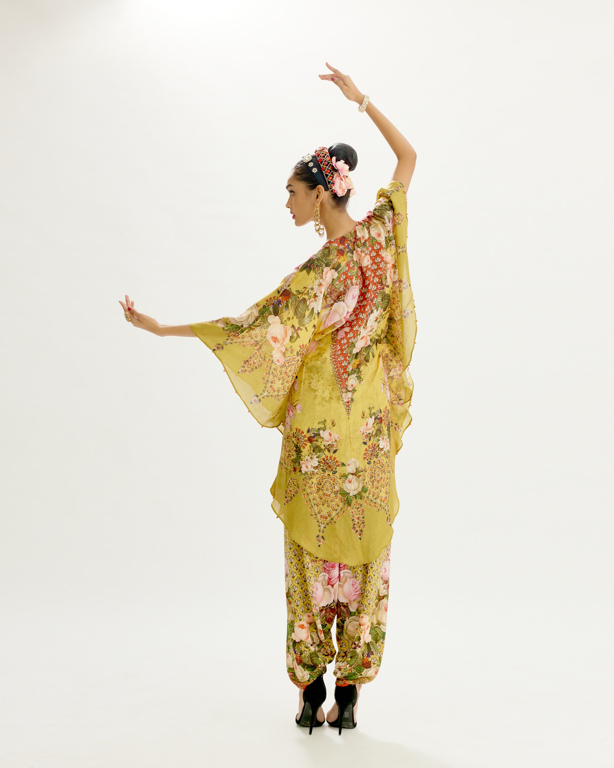 Pakeezah : Inayat - Mustard