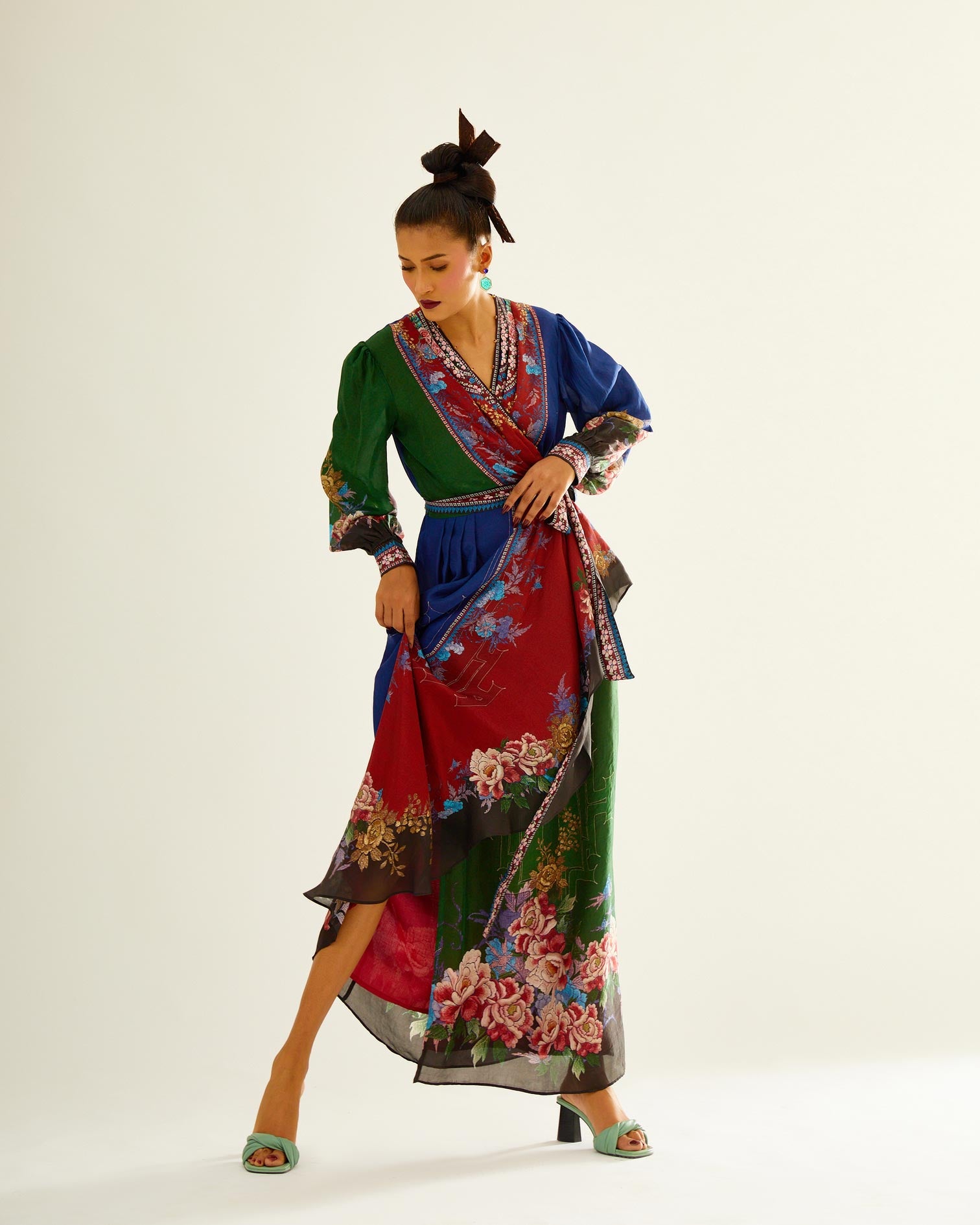 Sayuri : Udipti - Red/Navy