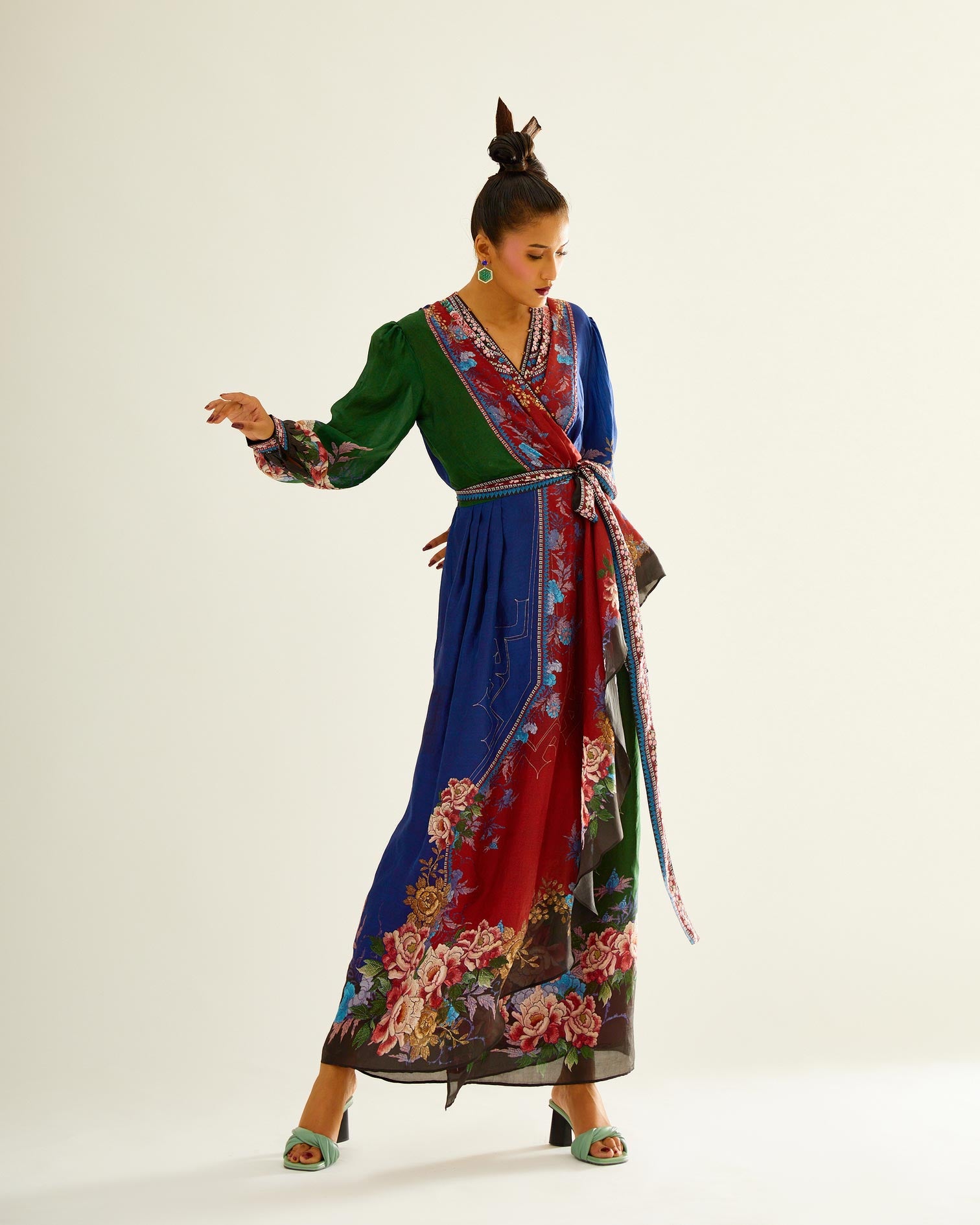 Sayuri : Udipti - Red/Navy