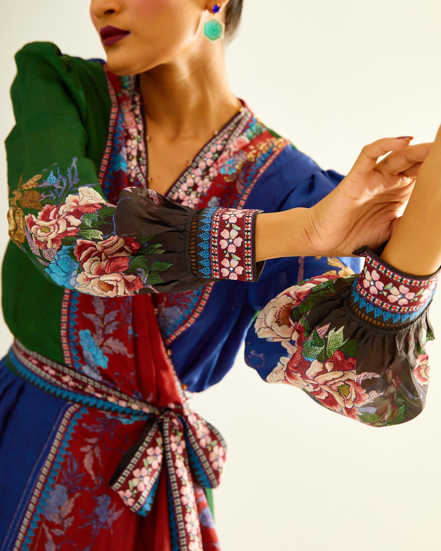 Sayuri : Udipti - Red/Navy