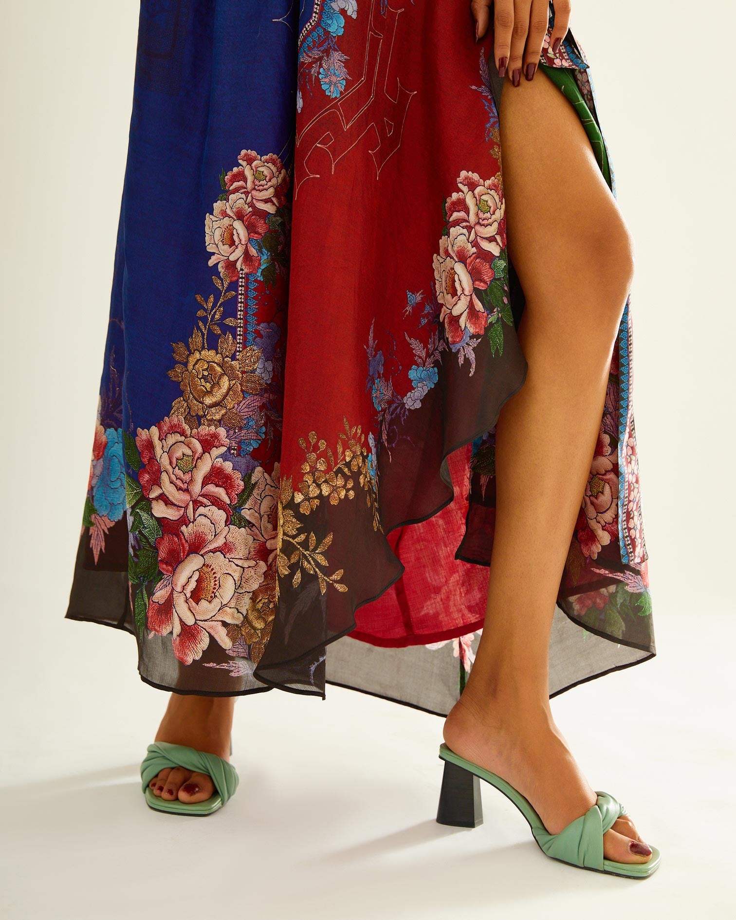 Sayuri : Udipti - Red/Navy