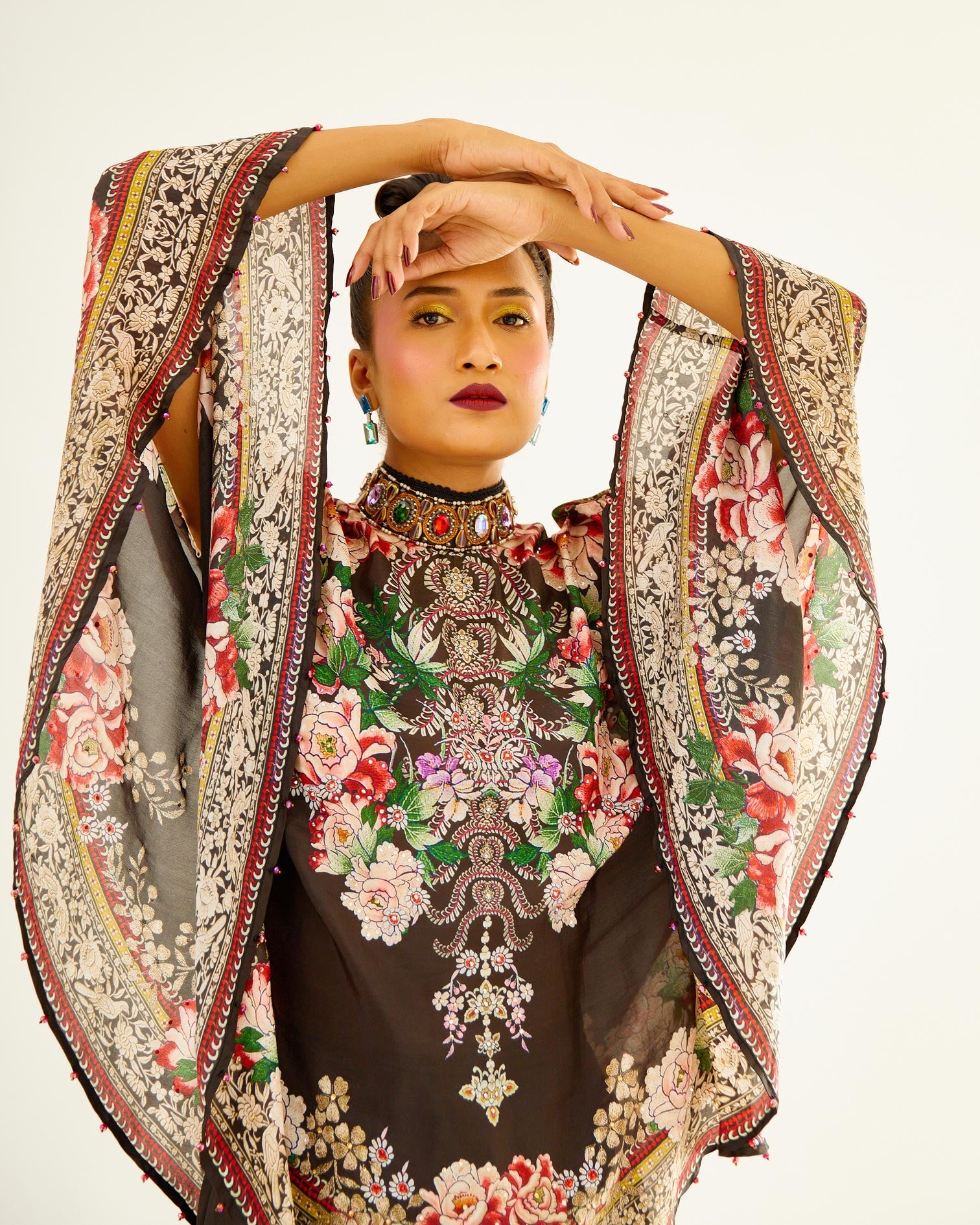 Sayuri : Poonam Sharara - Black
