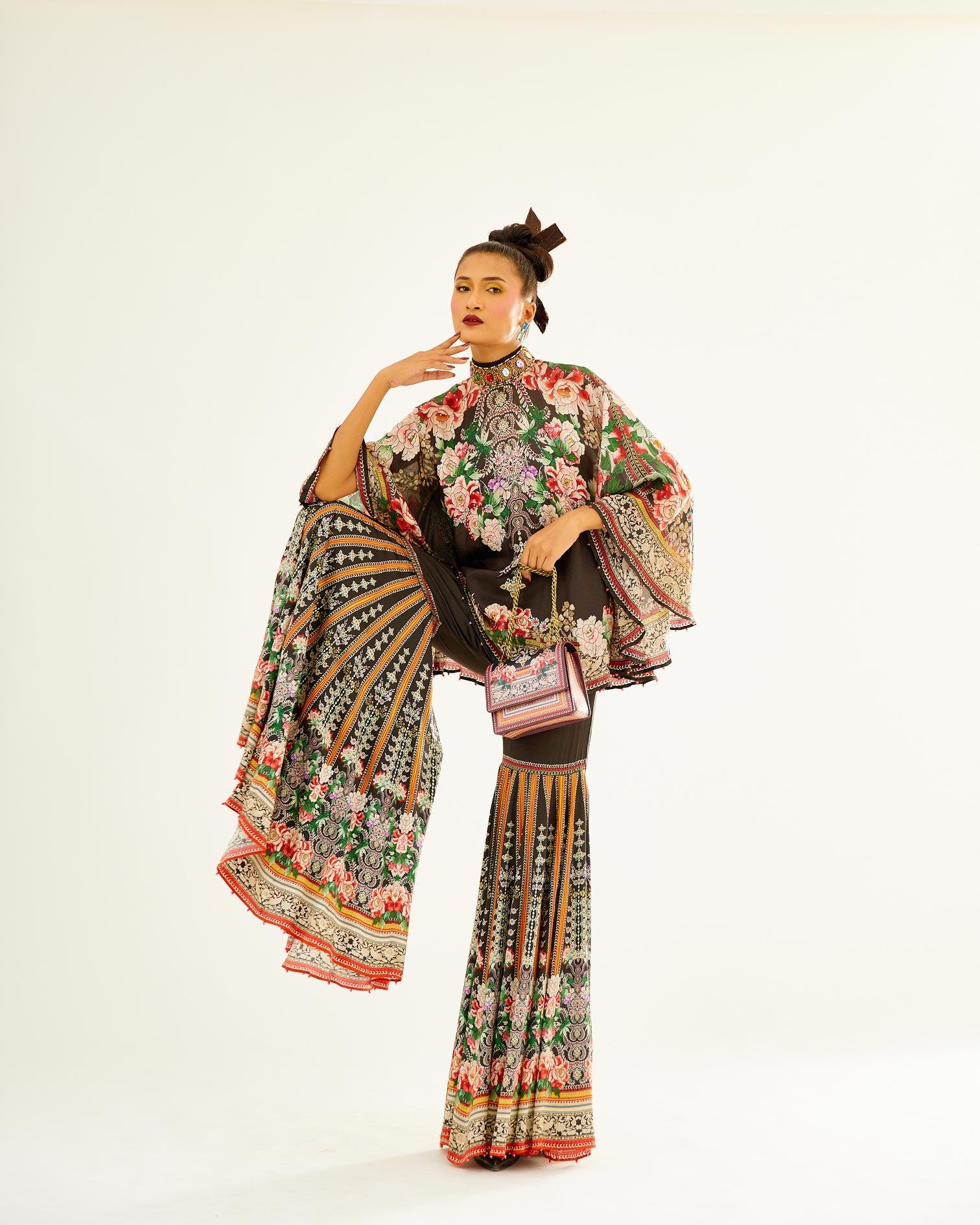 Sayuri : Poonam Sharara - Black