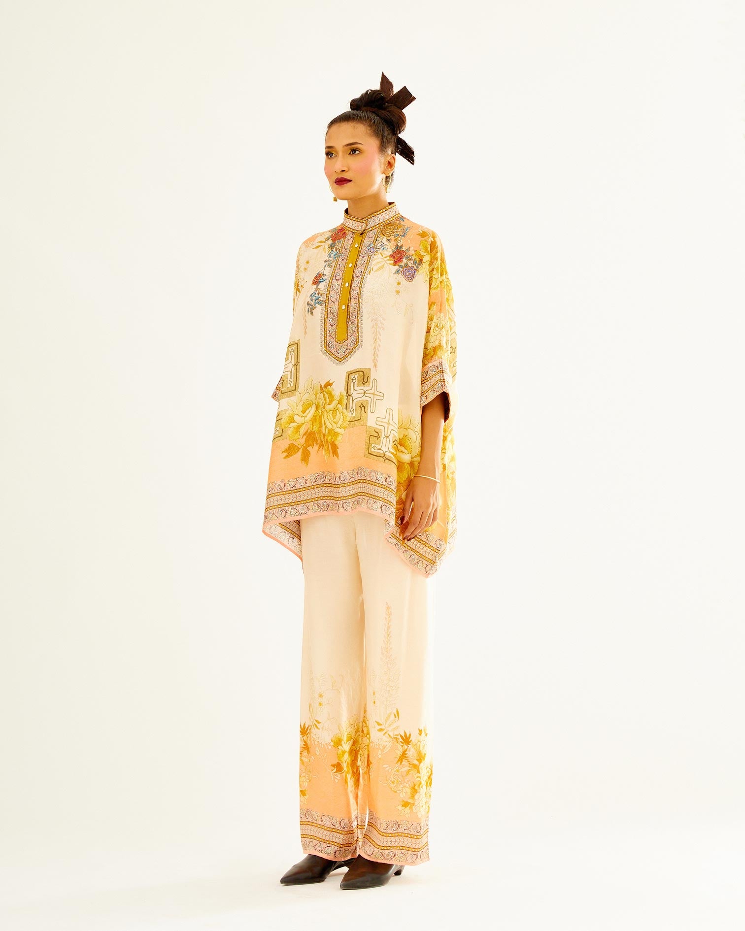 Sayuri : Chanel - Beige/Peach