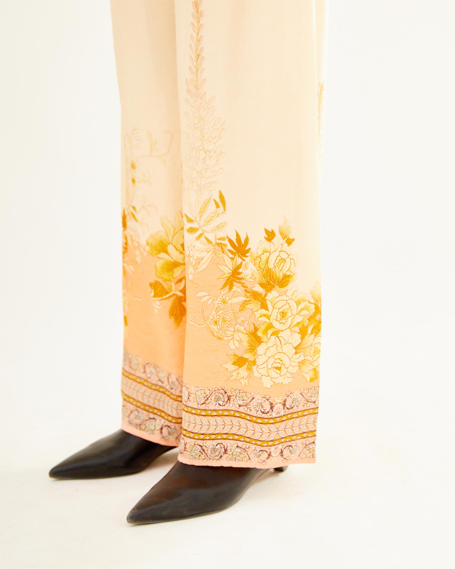 Sayuri : Chanel - Beige/Peach