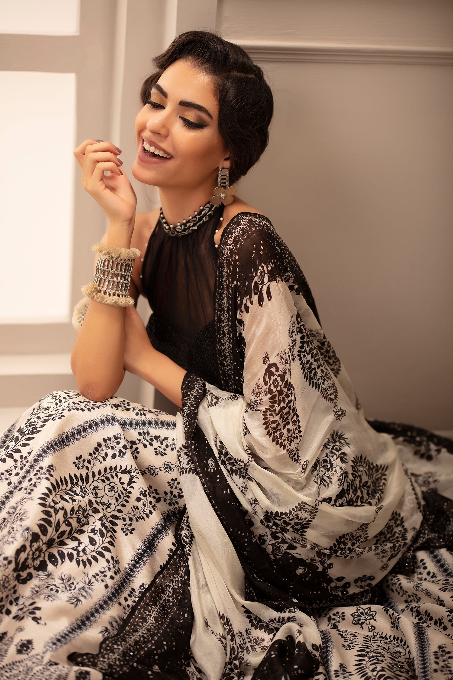 Mandawa Leela : Black/White