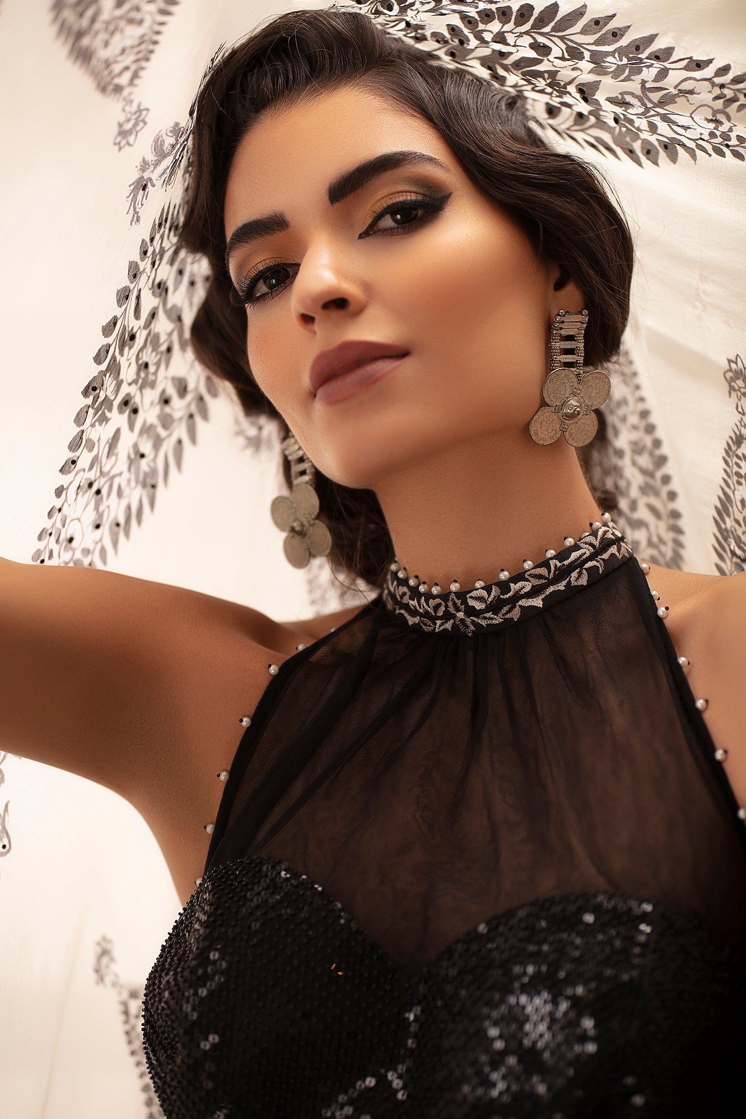 Mandawa Leela : Black/White