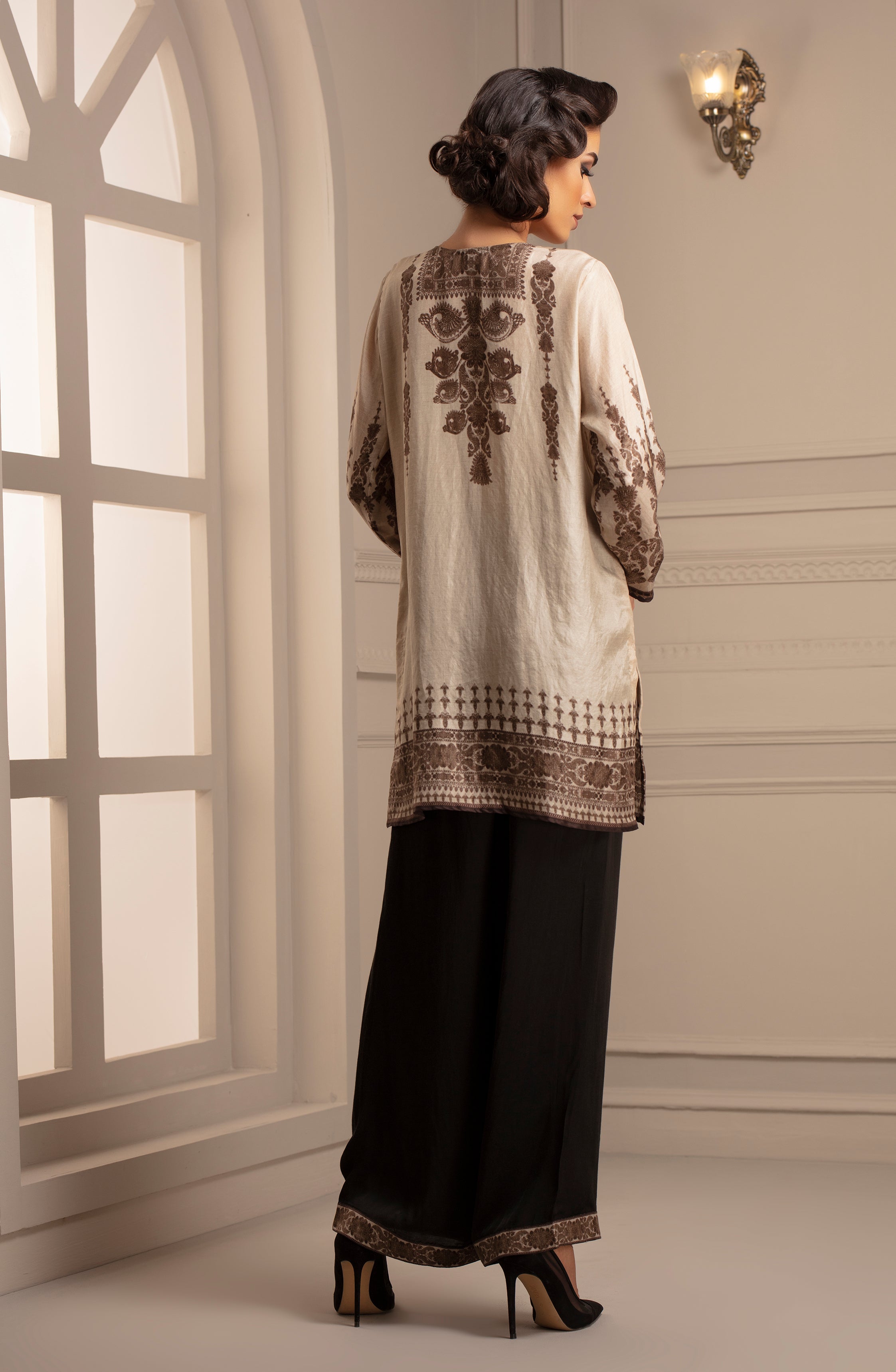 Banaras : Havya (Black)