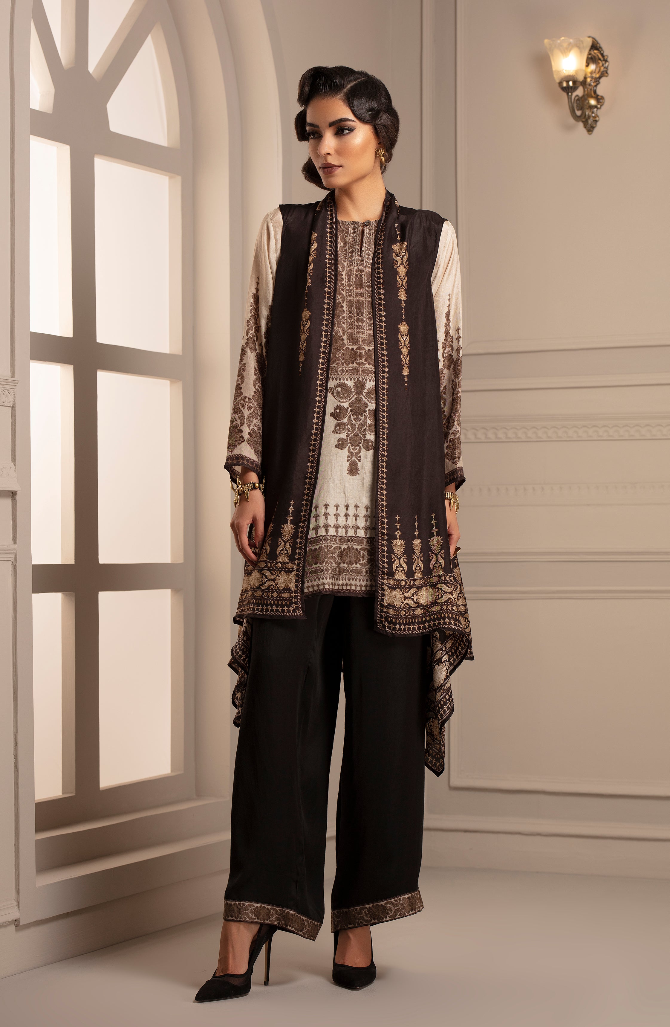 Banaras : Havya (Black)